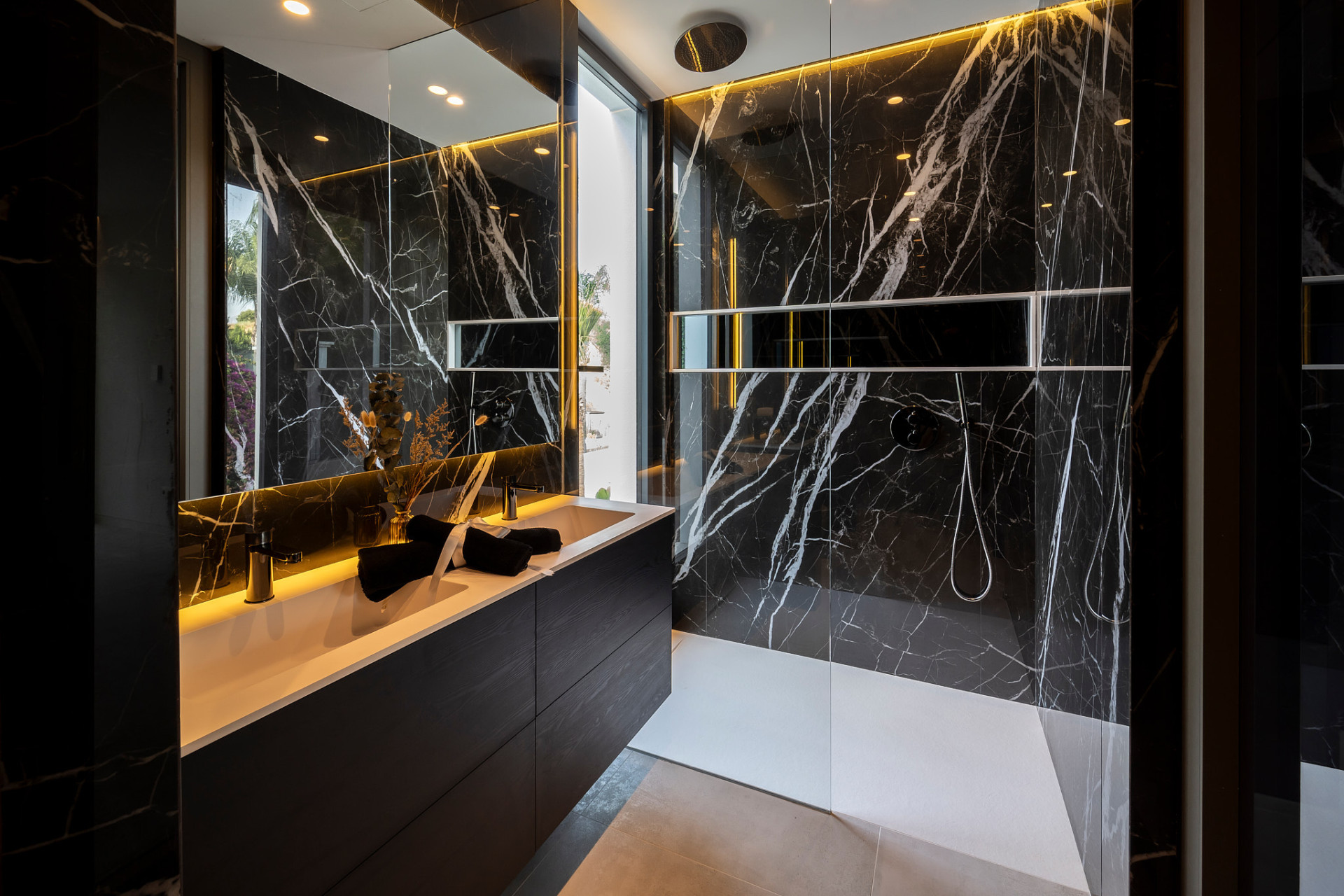 Новое здание - Villa -
El Paraíso