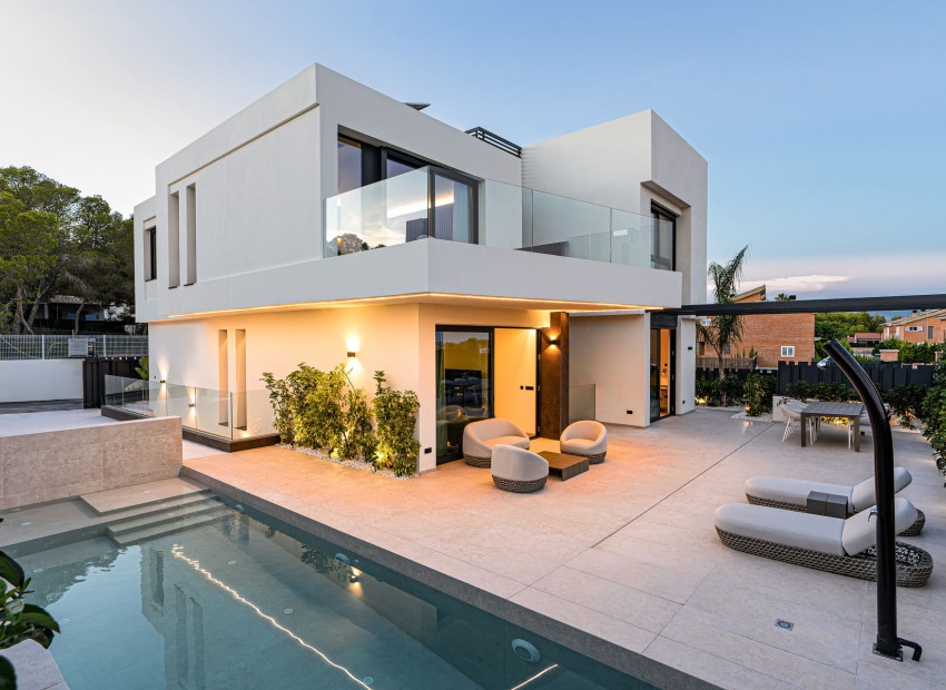 Новое здание - Villa -
La Nucía