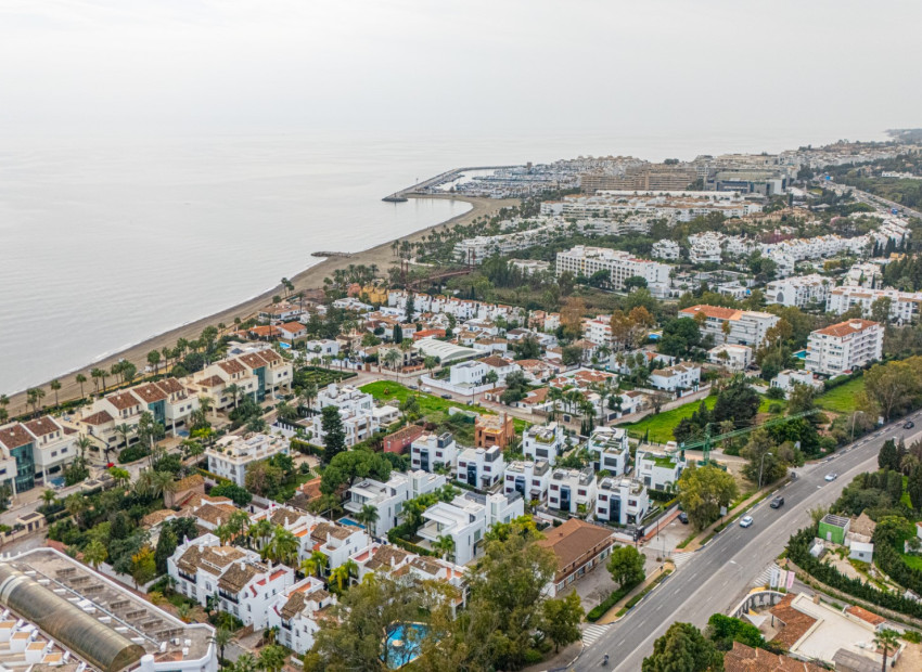 Новое здание - Villa -
Marbella