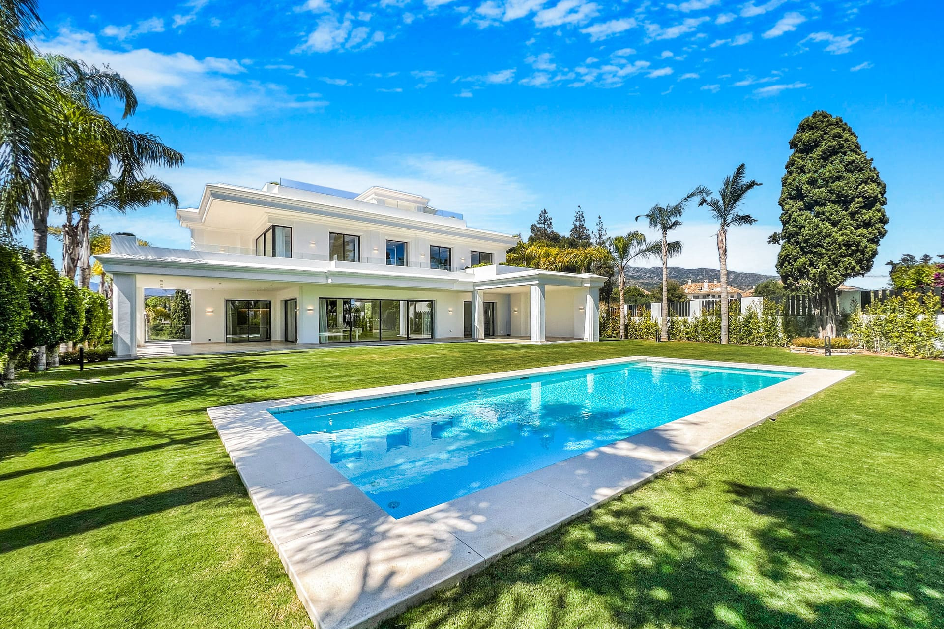 Новое здание - Villa -
Marbella