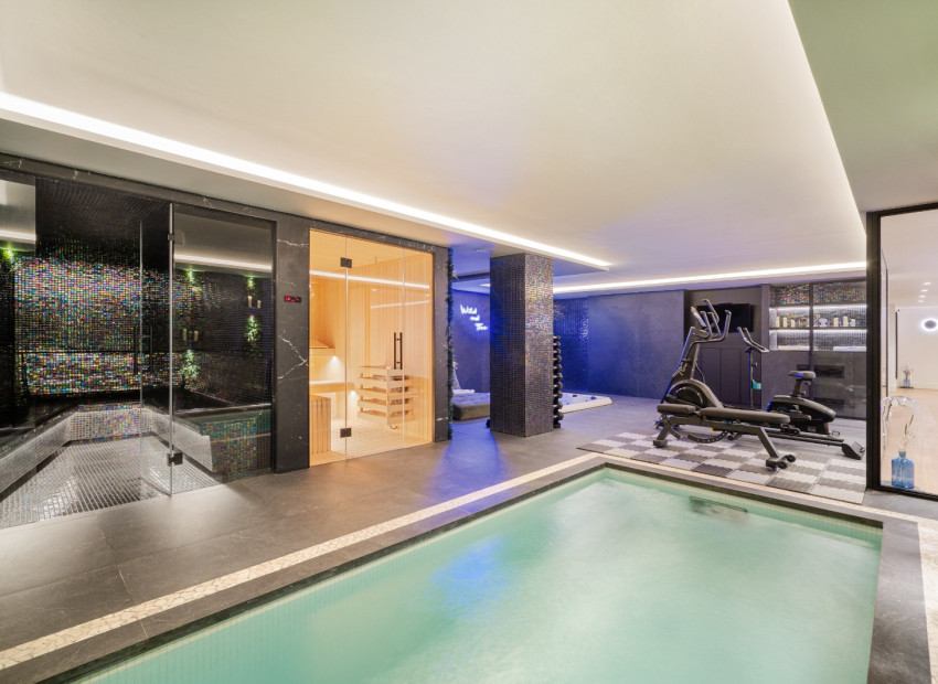 Новое здание - Villa -
Marbella