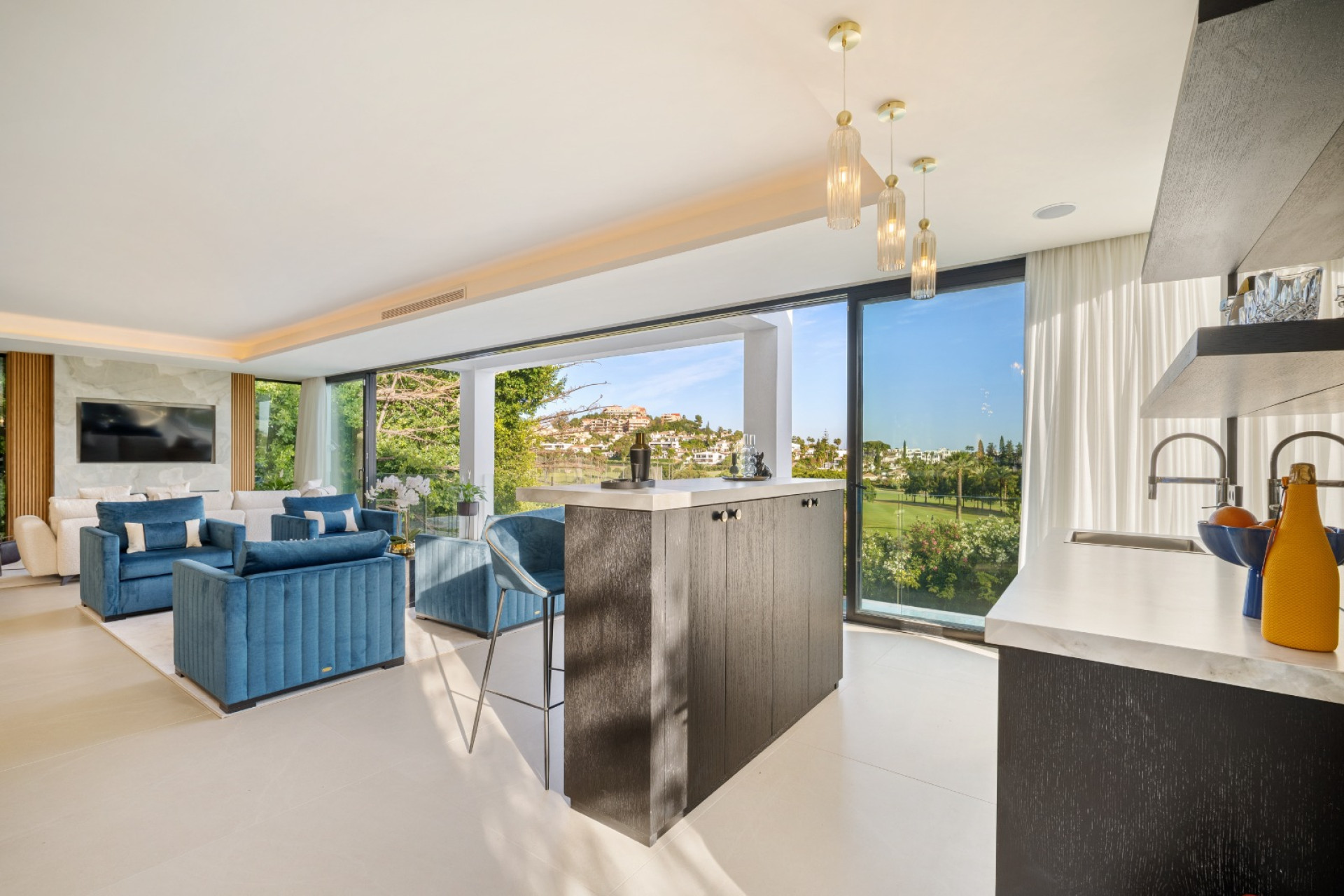 Новое здание - Villa -
Marbella