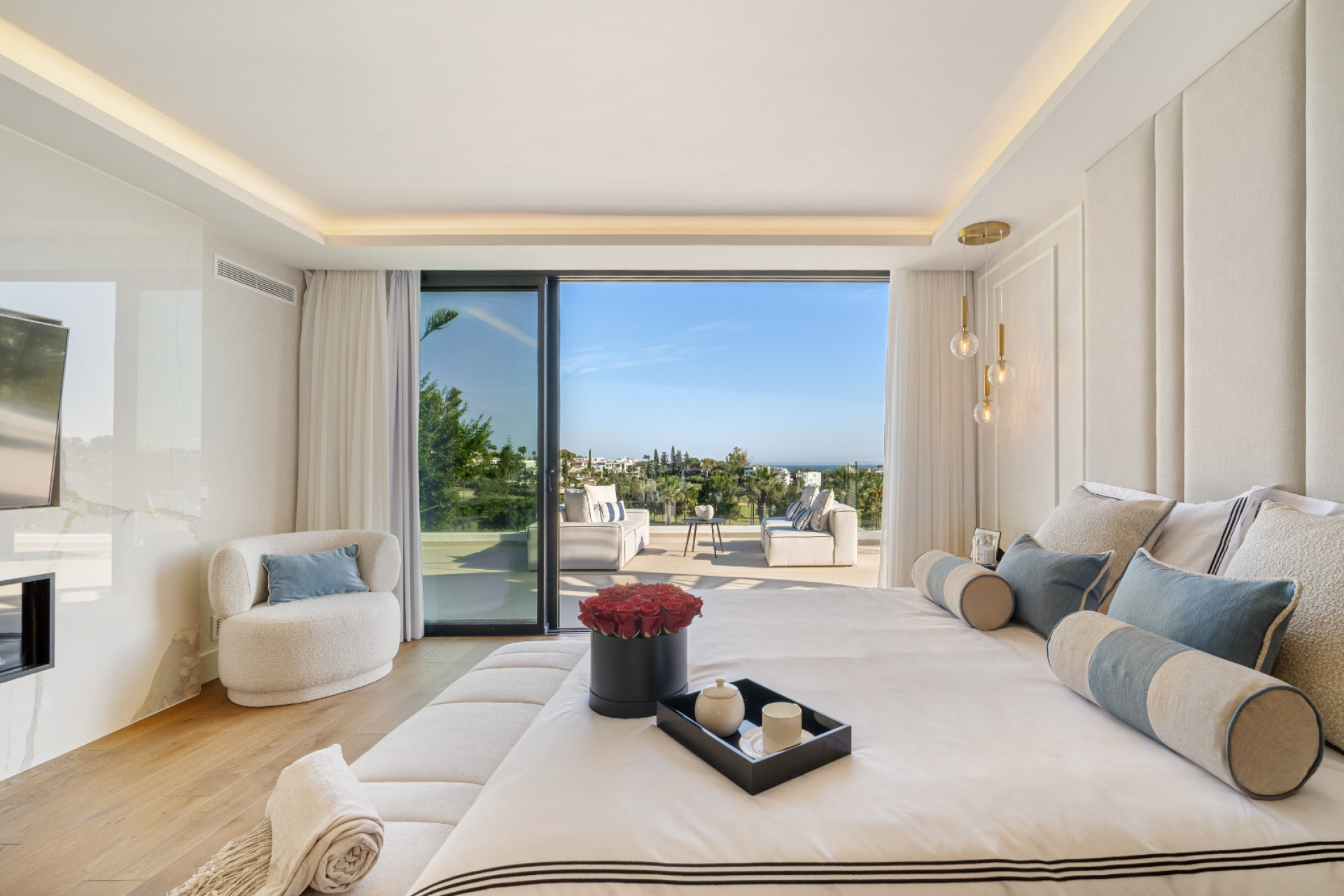 Новое здание - Villa -
Marbella