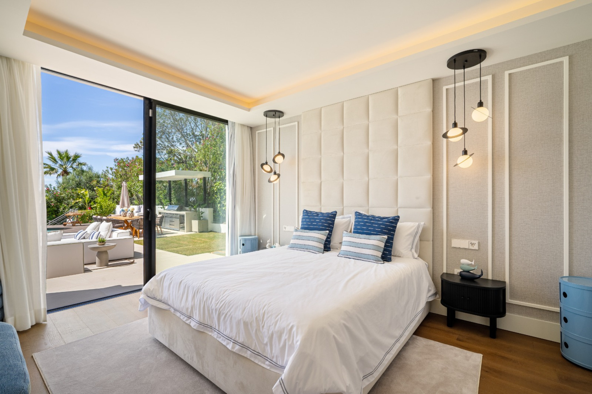 Новое здание - Villa -
Marbella