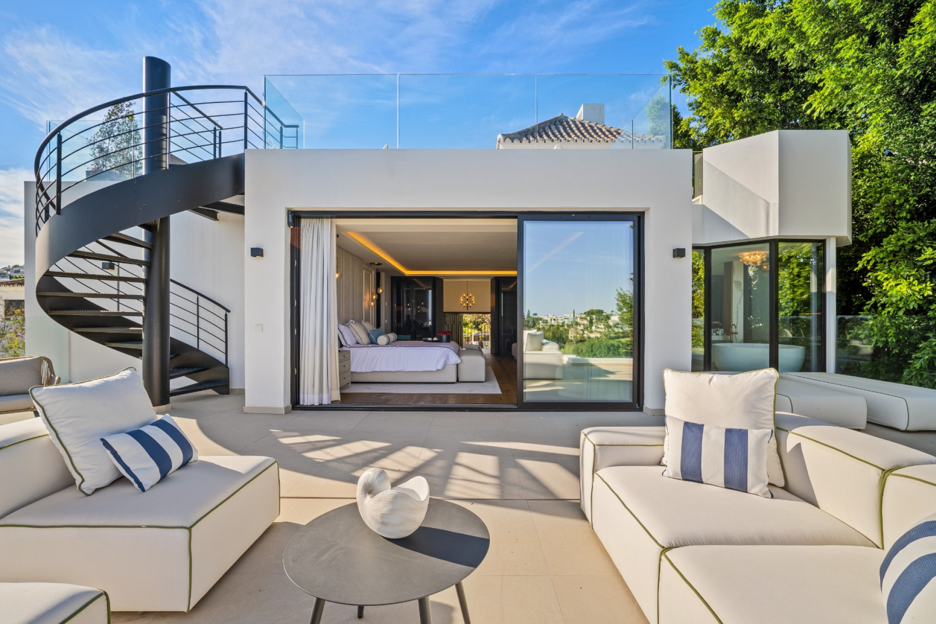 Новое здание - Villa -
Marbella