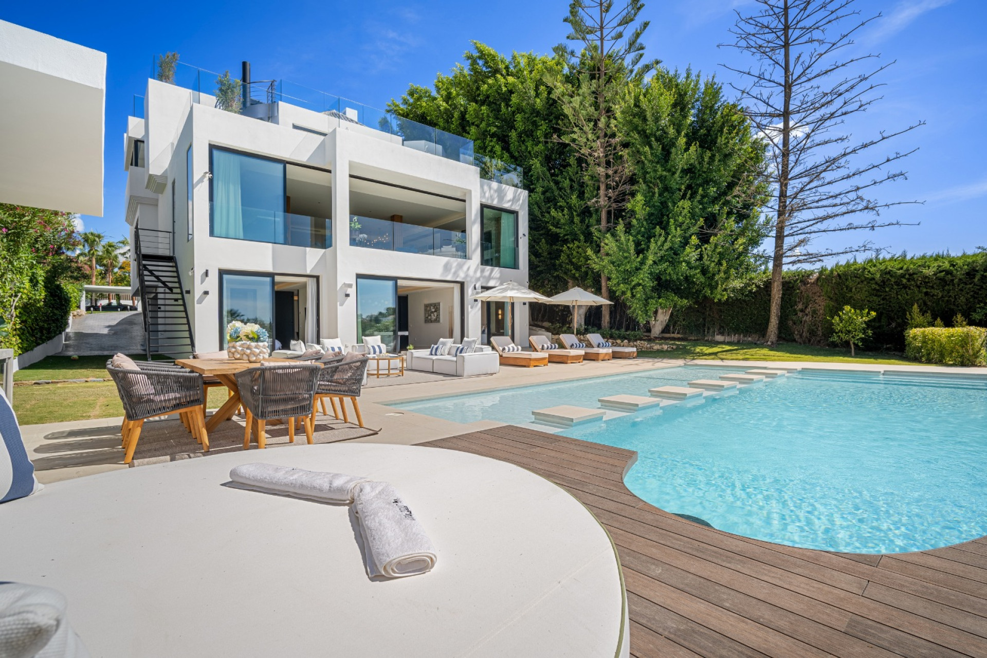 Новое здание - Villa -
Marbella