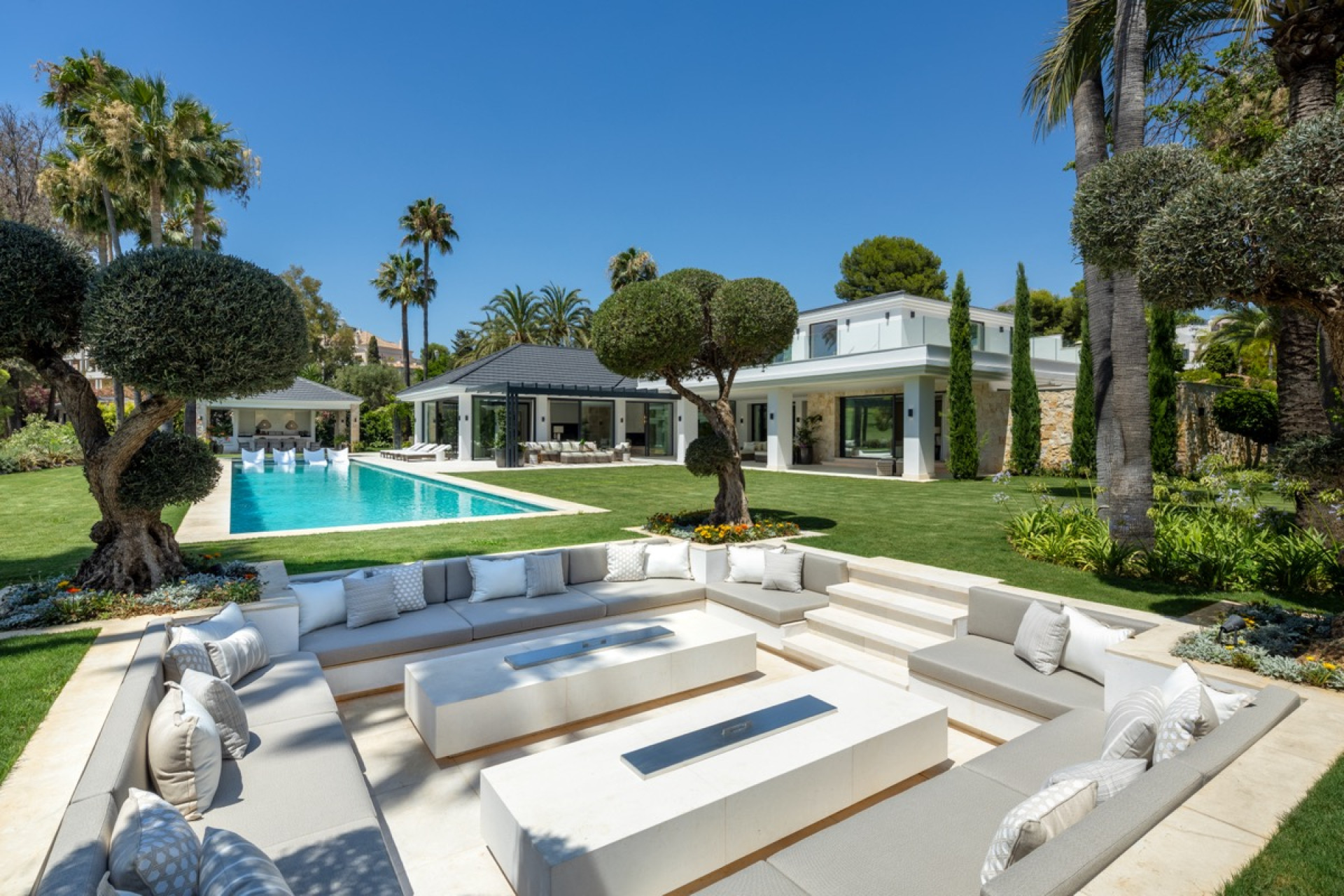 Новое здание - Villa -
Marbella