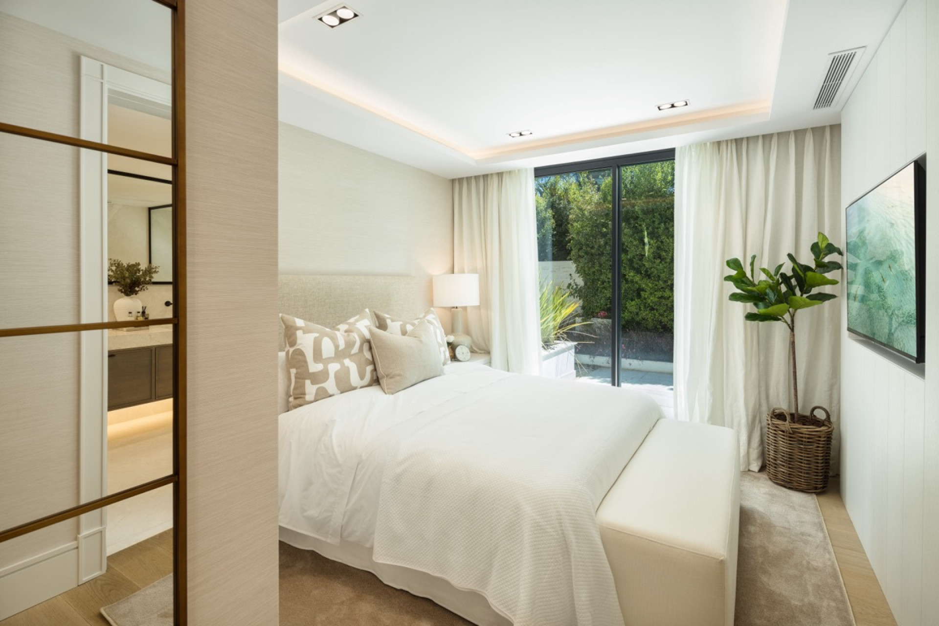 Новое здание - Villa -
Marbella