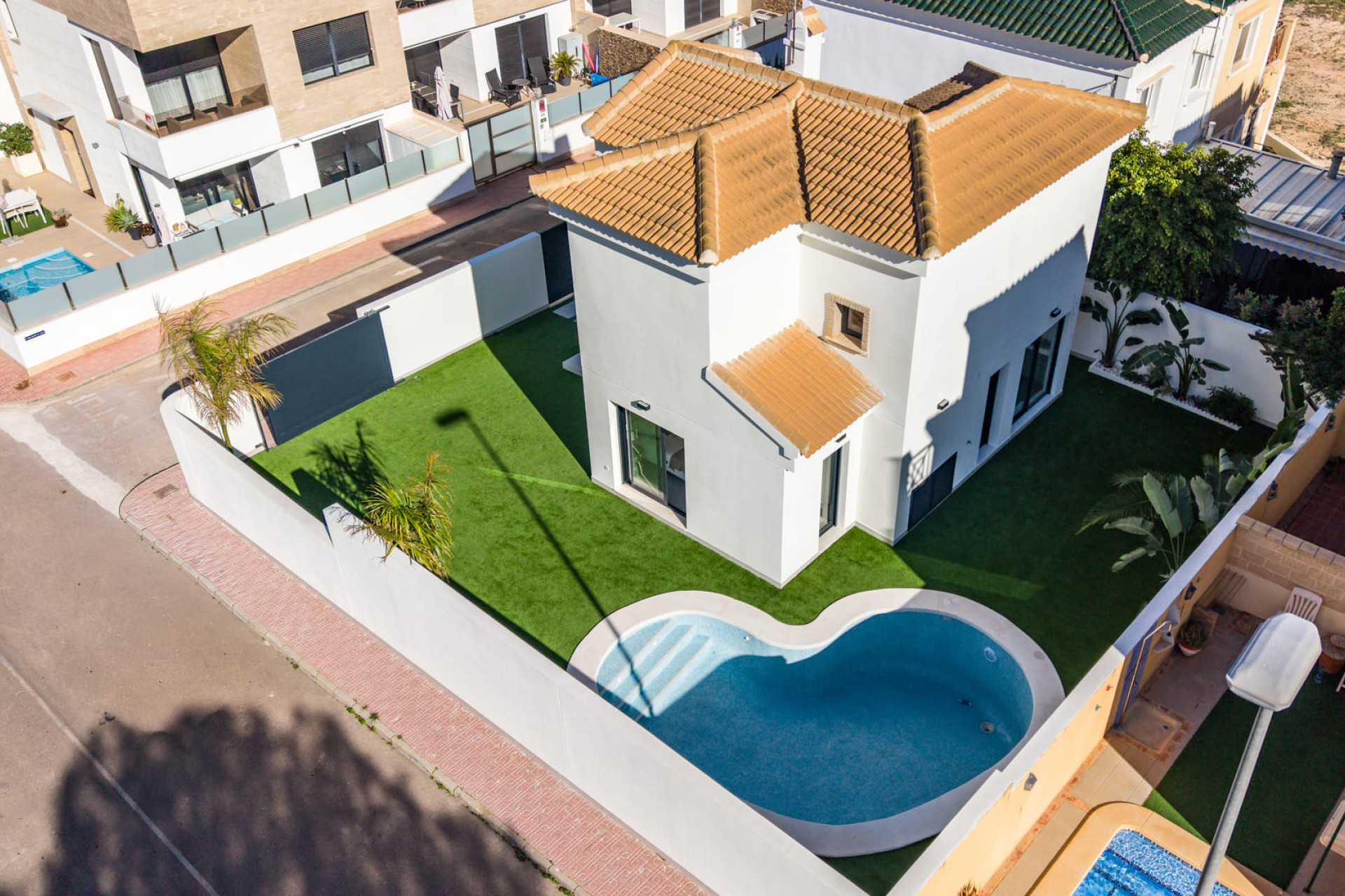 Новое здание - Villa -
Orihuela Costa