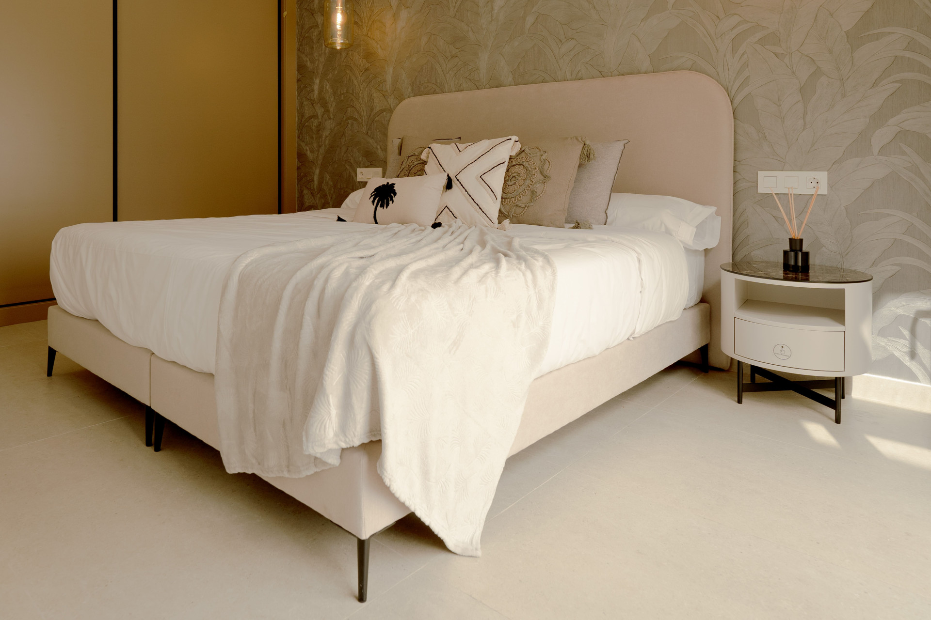 Новое здание - Вилла / Полуотдельная -
Heredades