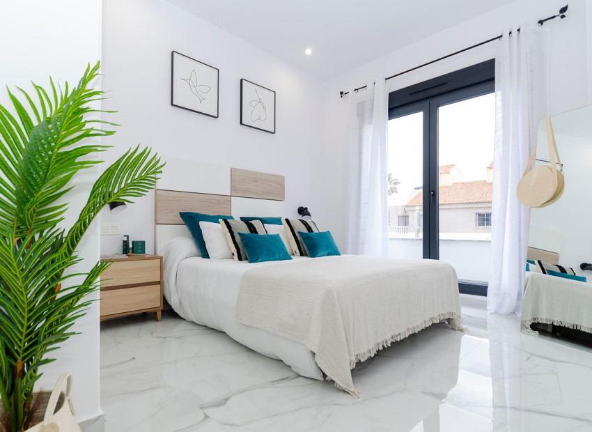 Новое здание - Villa -
Torrevieja - La Siesta - El Salado -  Torreta