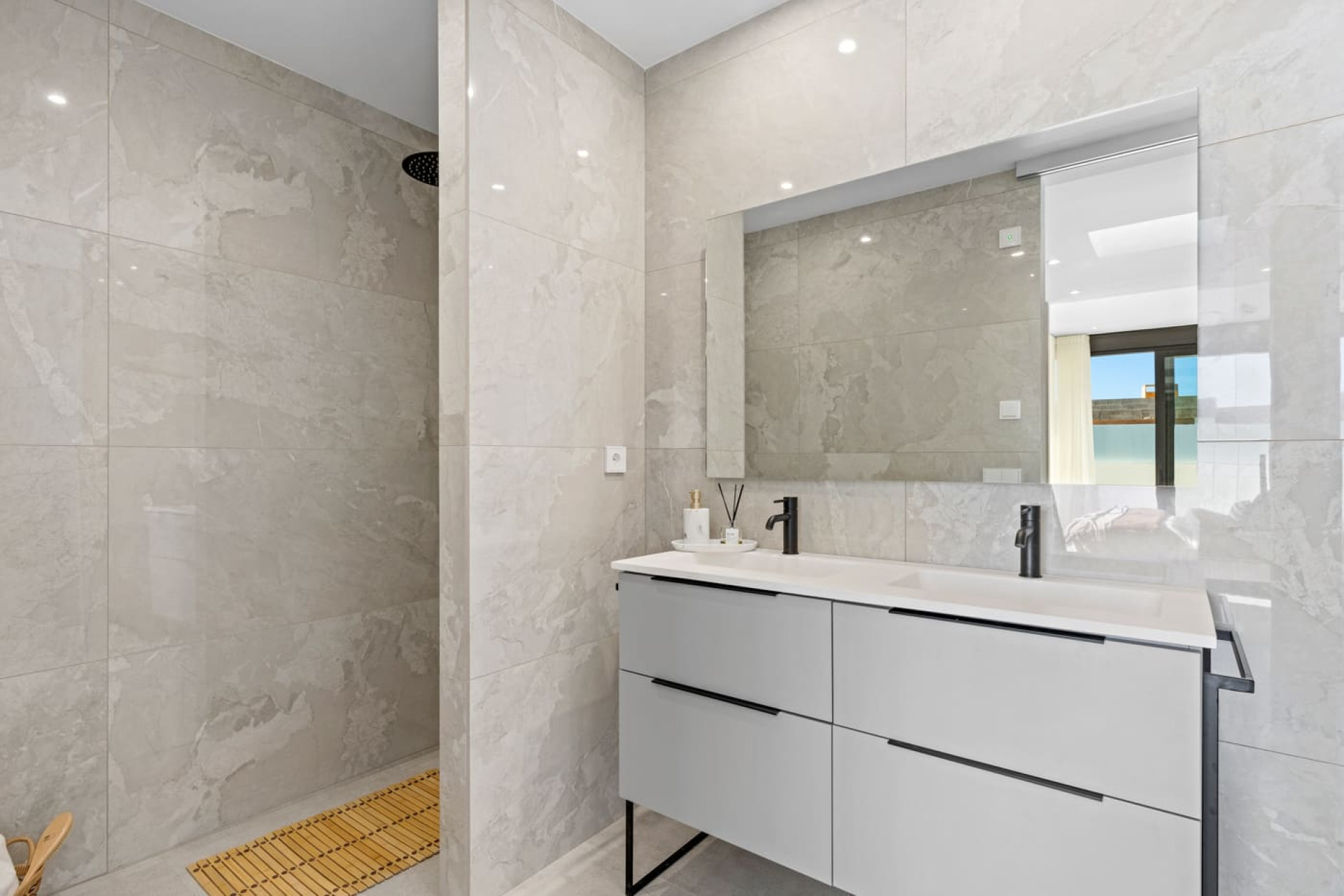 Nybyggnation - Radhus -
Polop