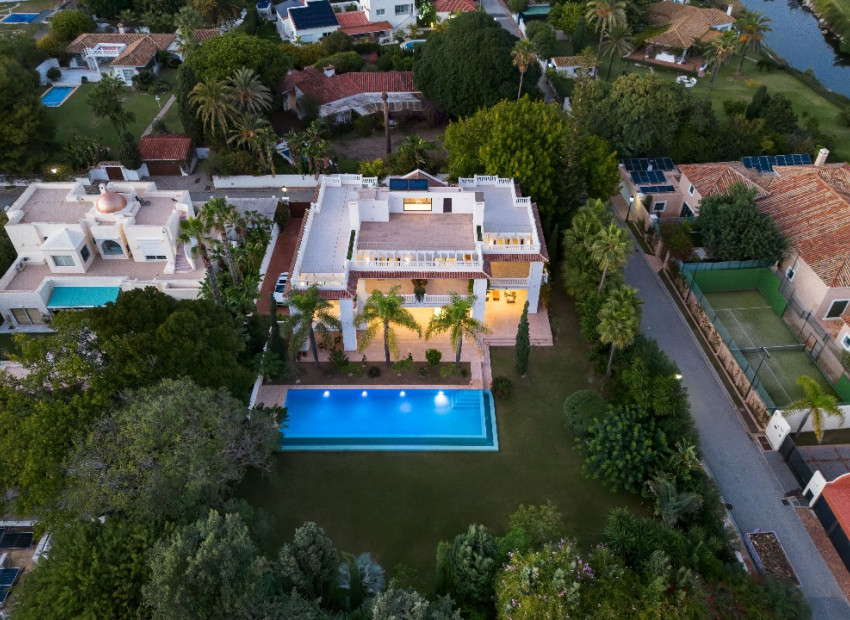 Nybyggnation - Villa -
Estepona