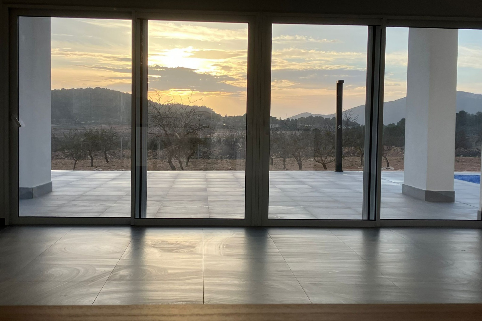 Obra nueva - Adosado -
Pinoso