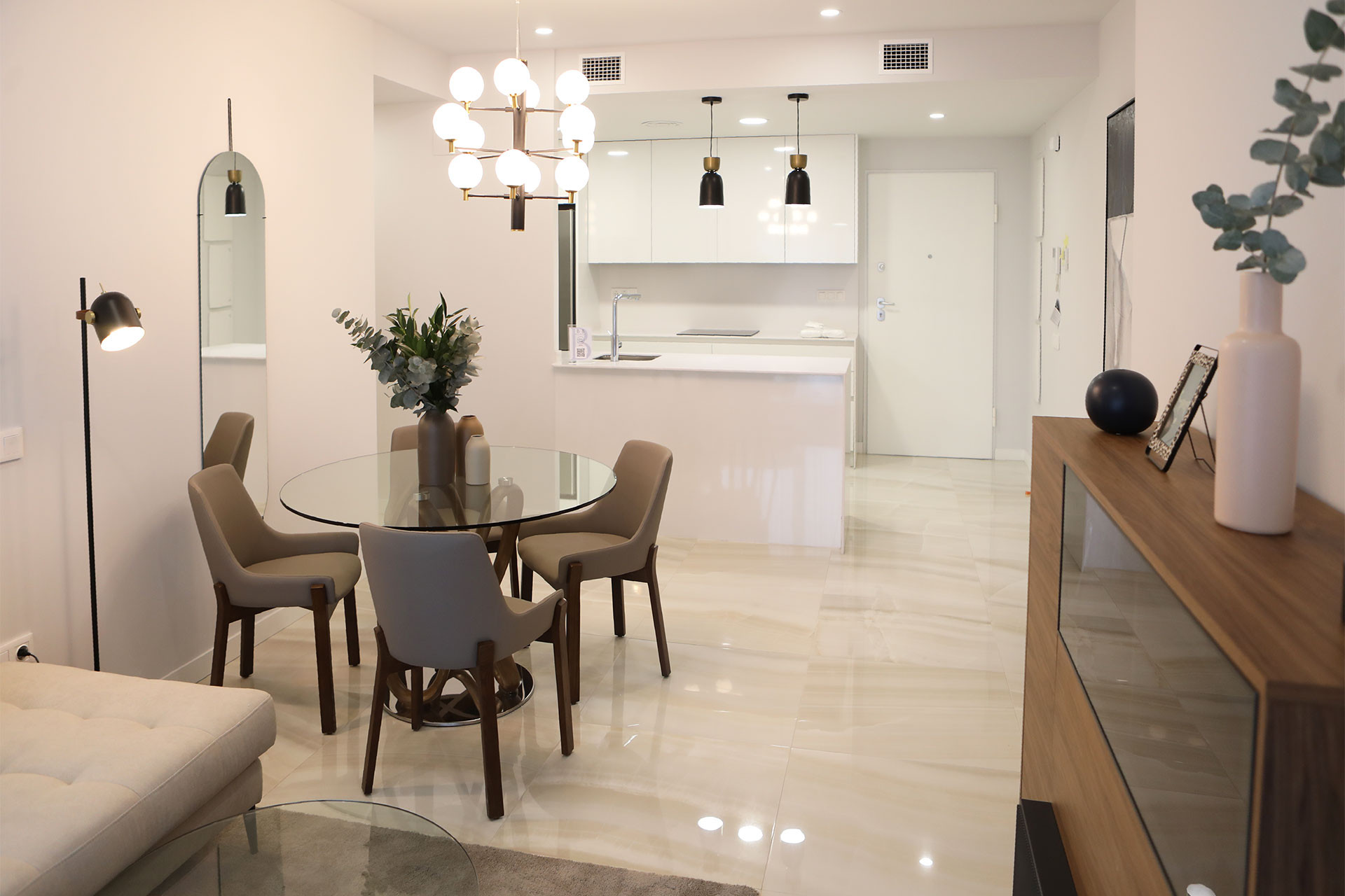 Obra nueva - Apartamento / piso -
Benidorm