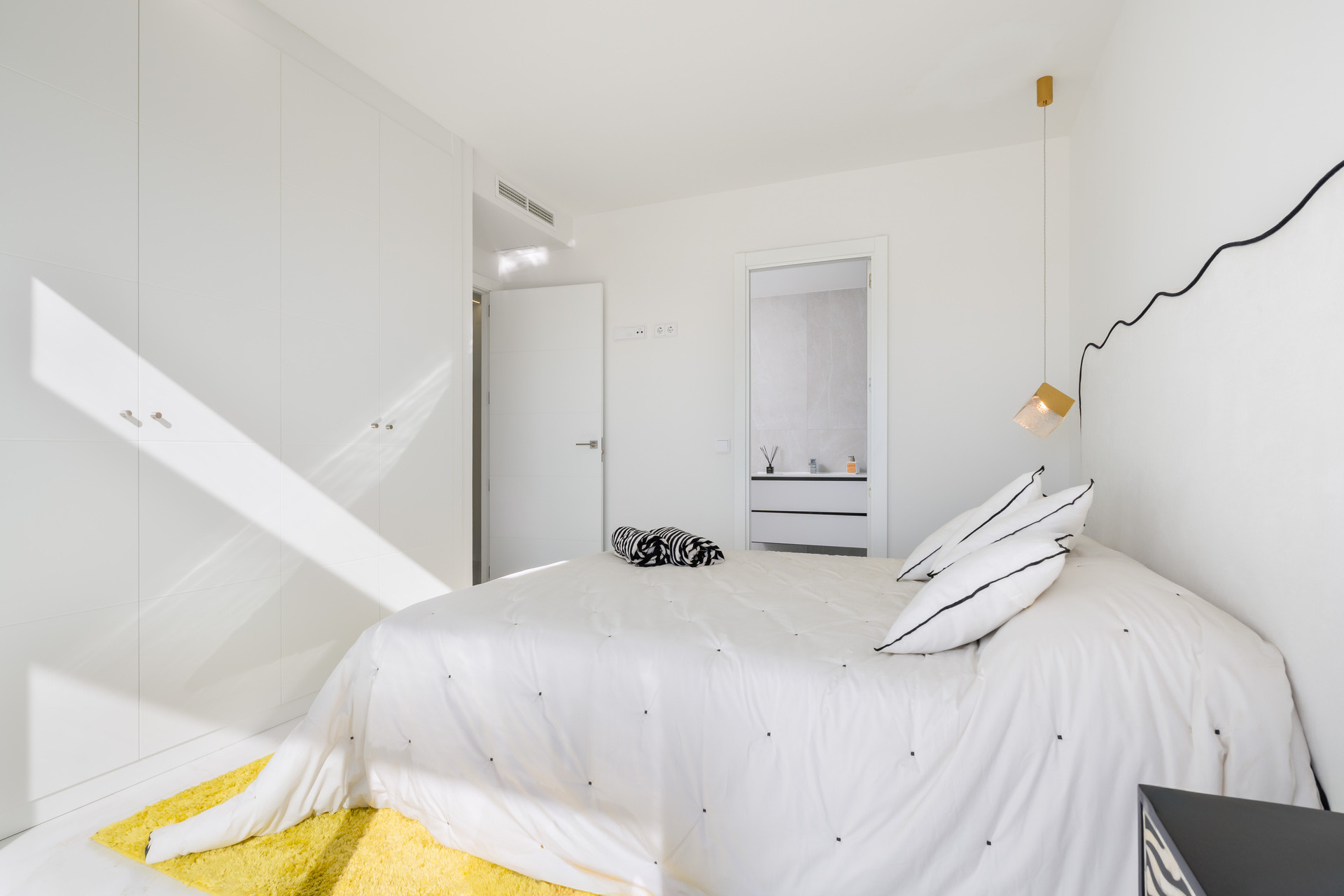 Obra nueva - Apartamento / piso -
Estepona