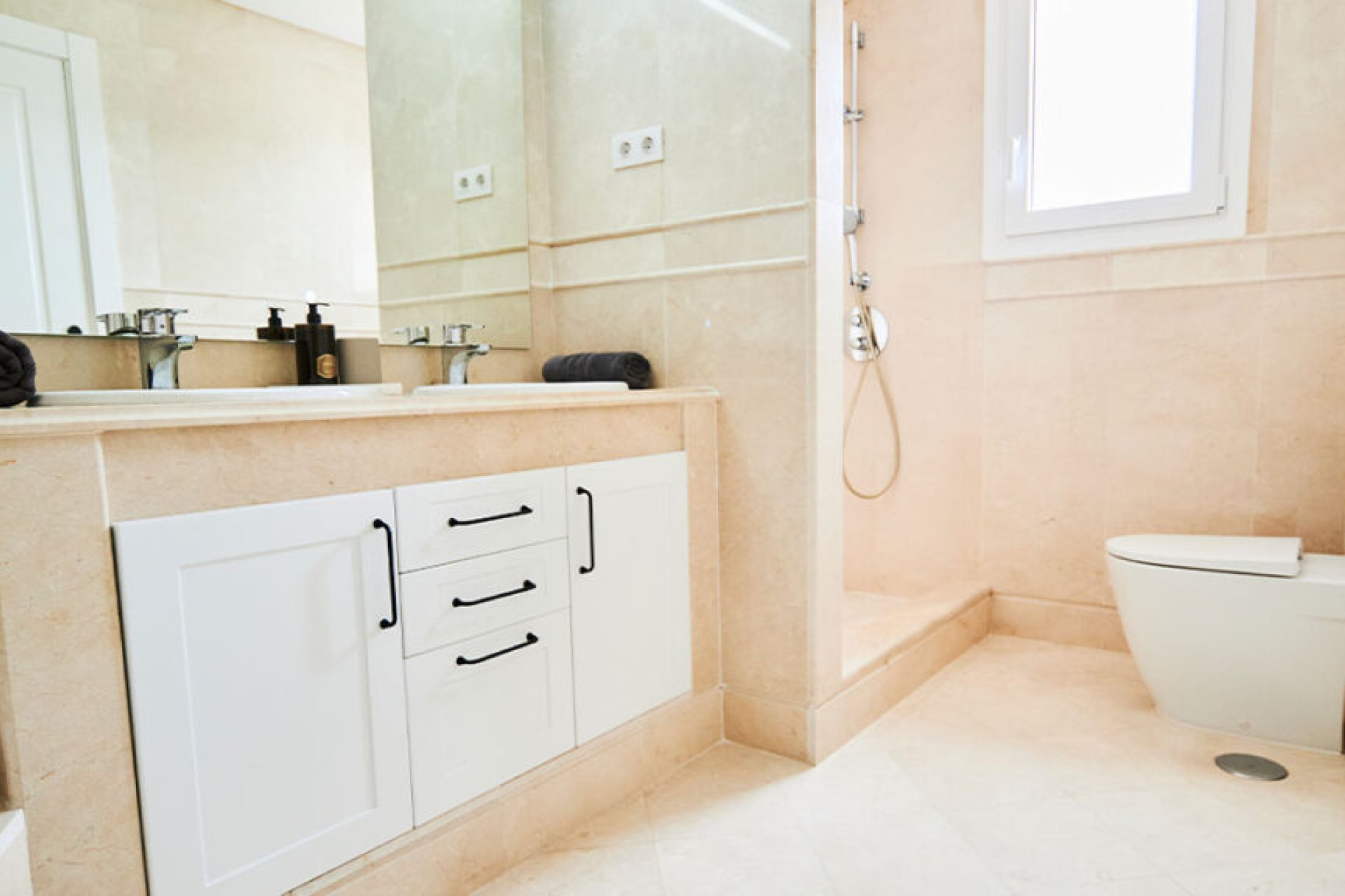 Obra nueva - Apartamento / piso -
Marbella