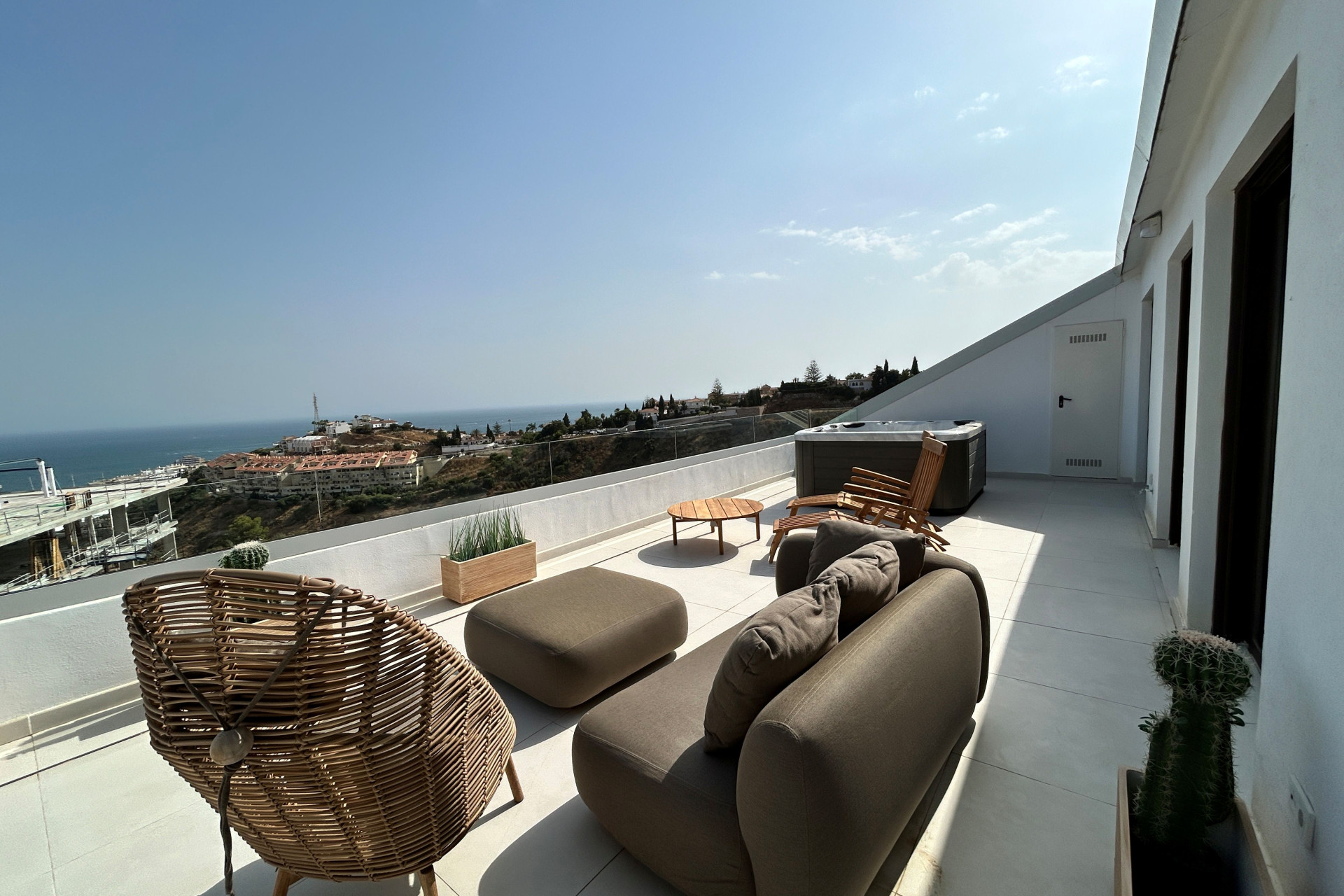 Obra nueva - Ático -
Fuengirola