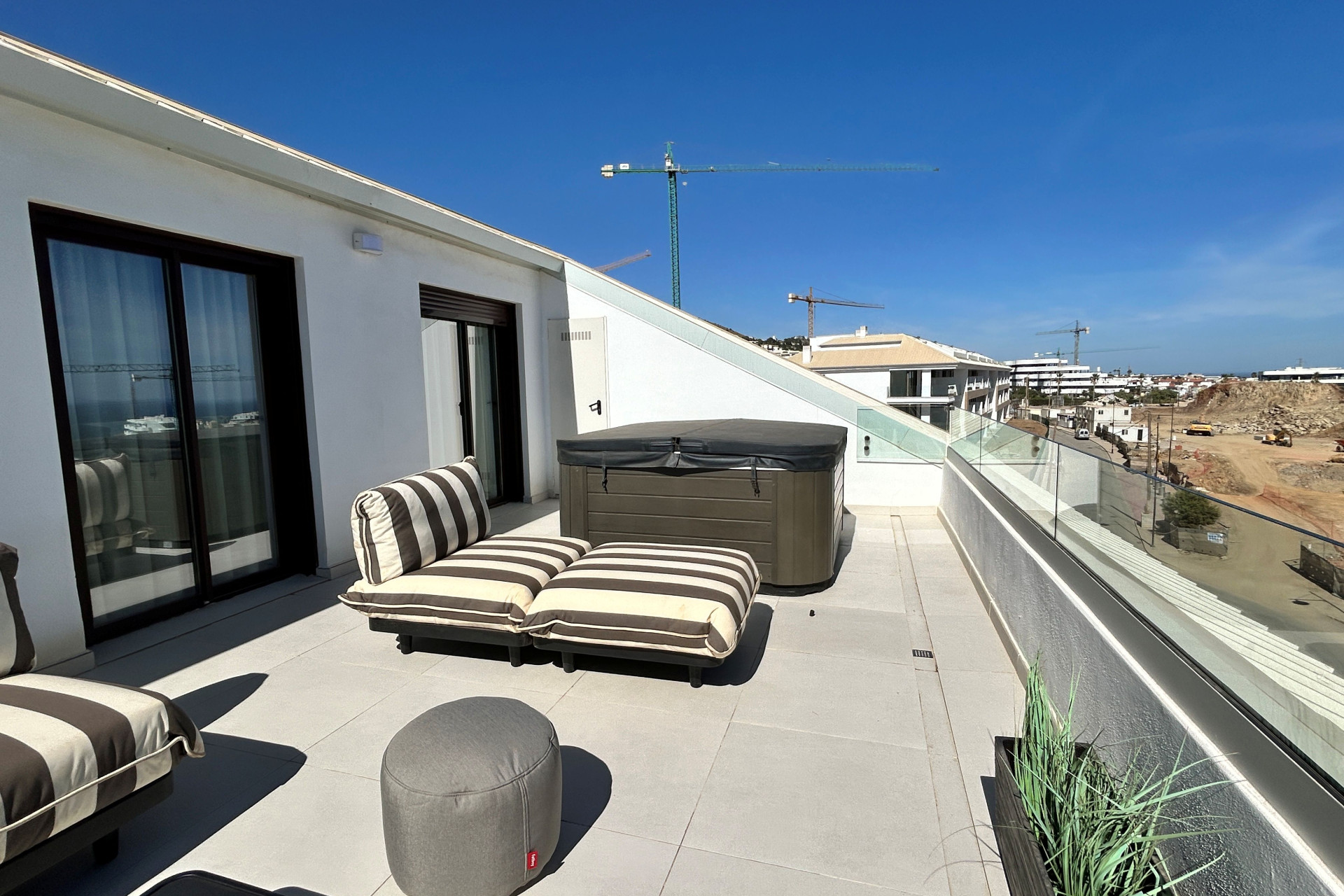 Obra nueva - Ático -
Fuengirola