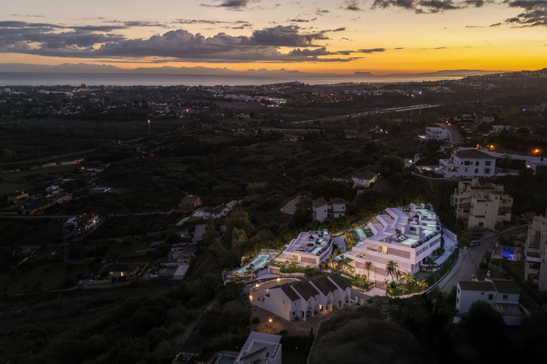Obra nueva - Ático -
Marbella