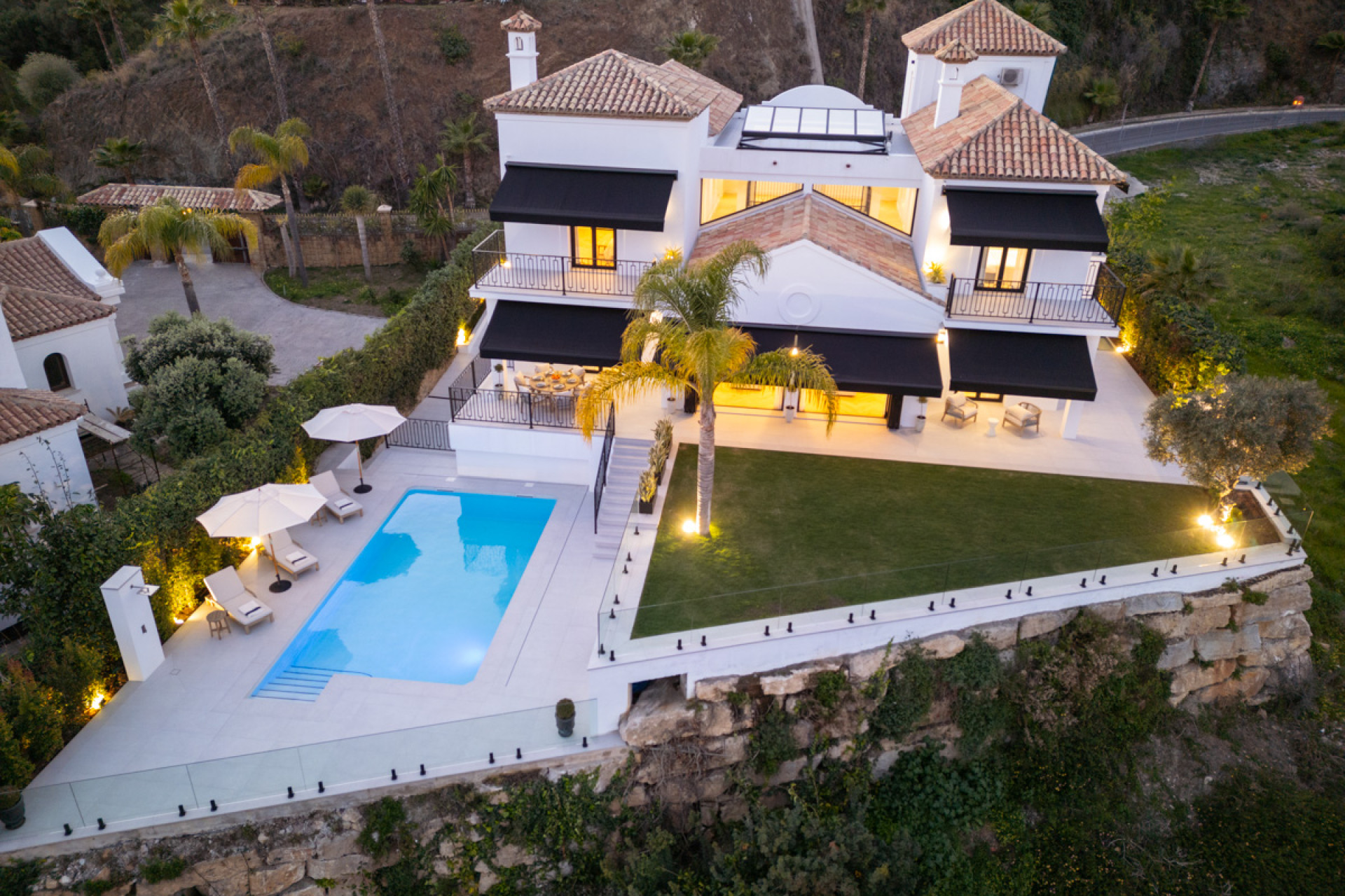 Obra nueva - Villa -
Benahavís