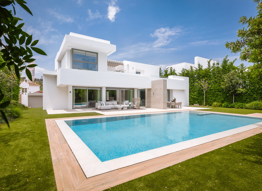 Obra nueva - Villa -
El Paraíso