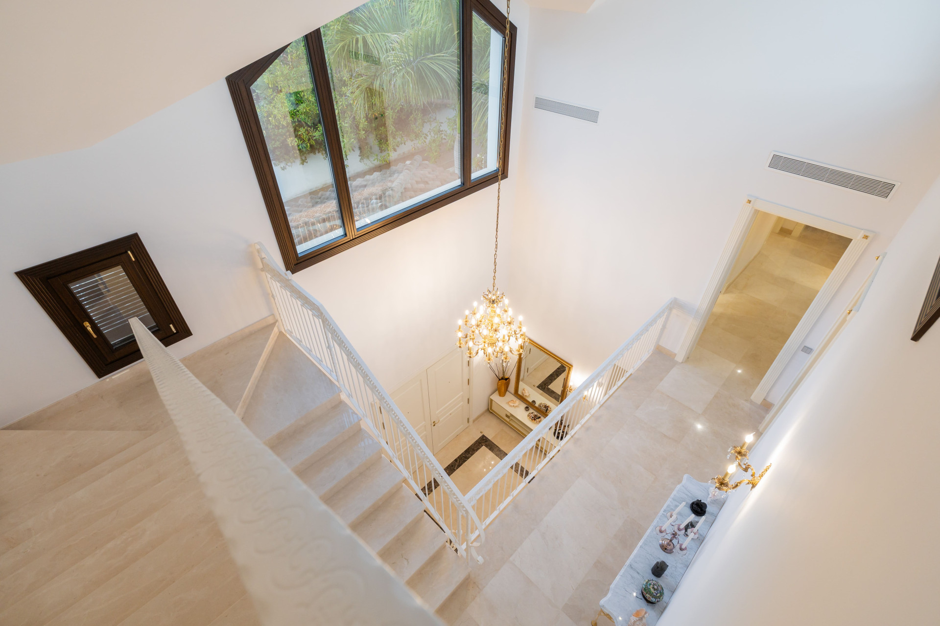 Obra nueva - Villa -
Estepona