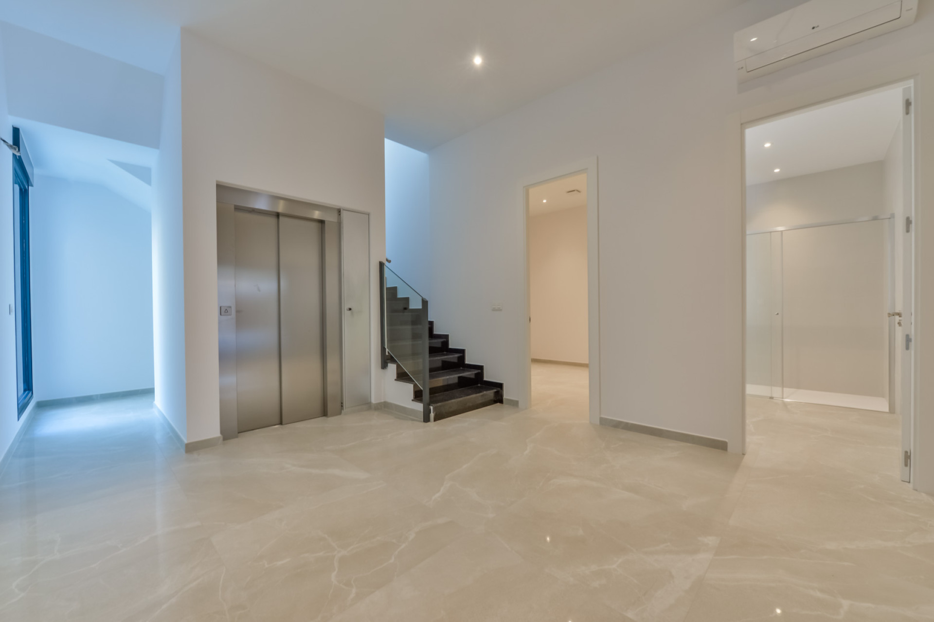 Obra nueva - Villa -
Finestrat