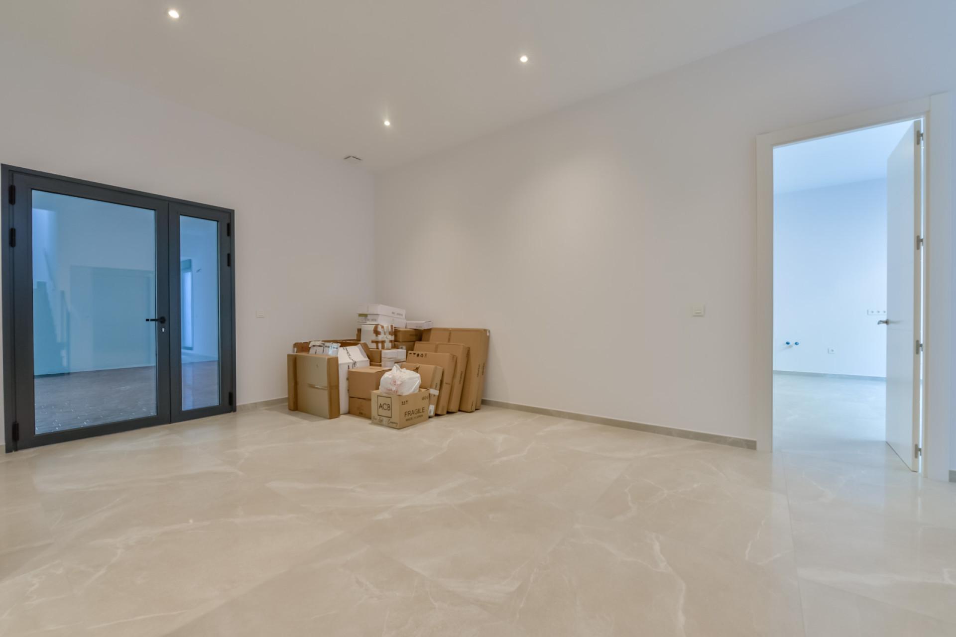 Obra nueva - Villa -
Finestrat