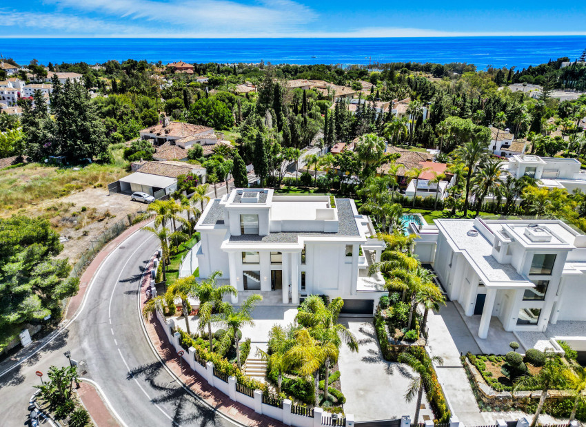 Obra nueva - Villa -
Marbella