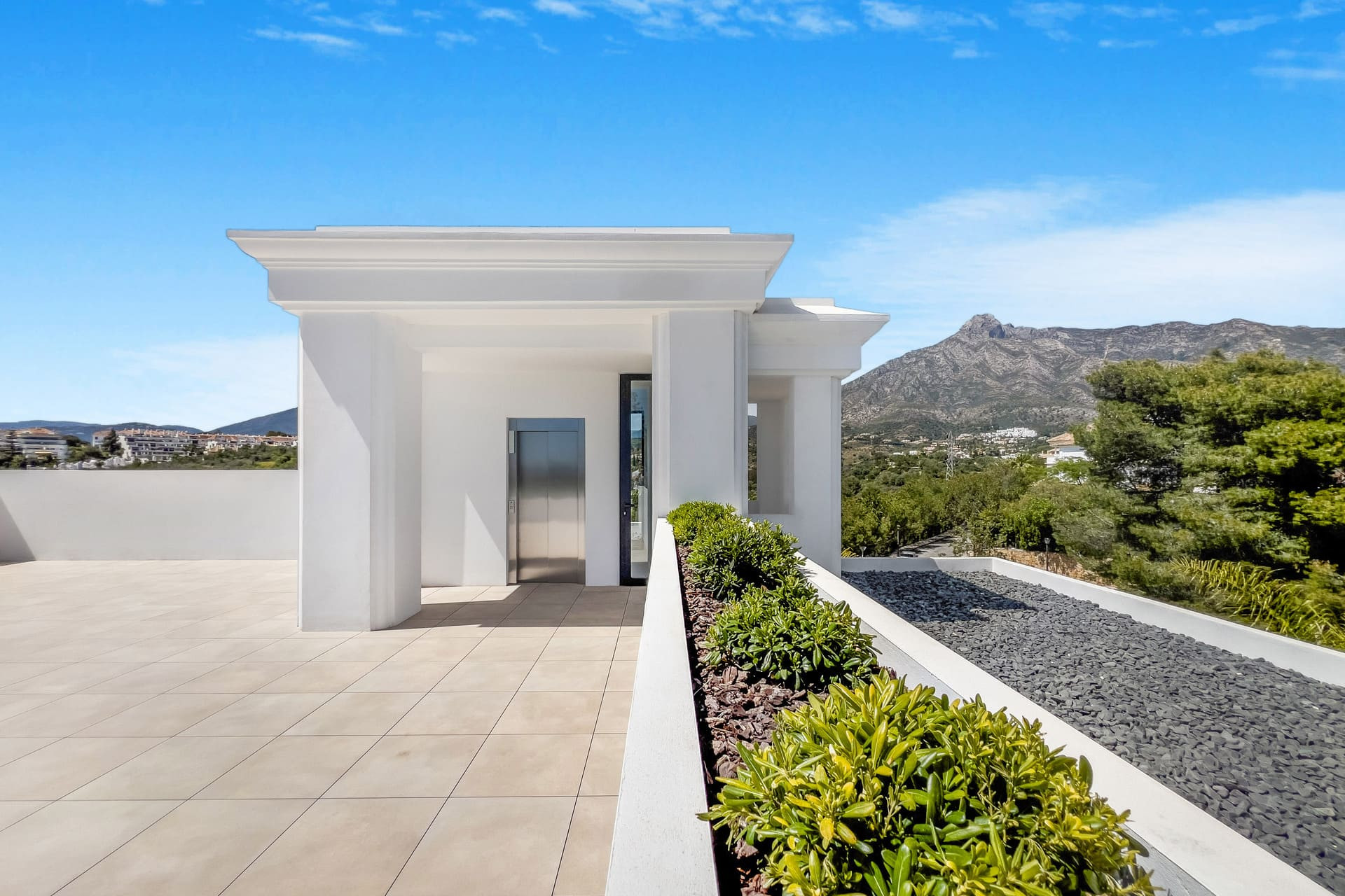 Obra nueva - Villa -
Marbella
