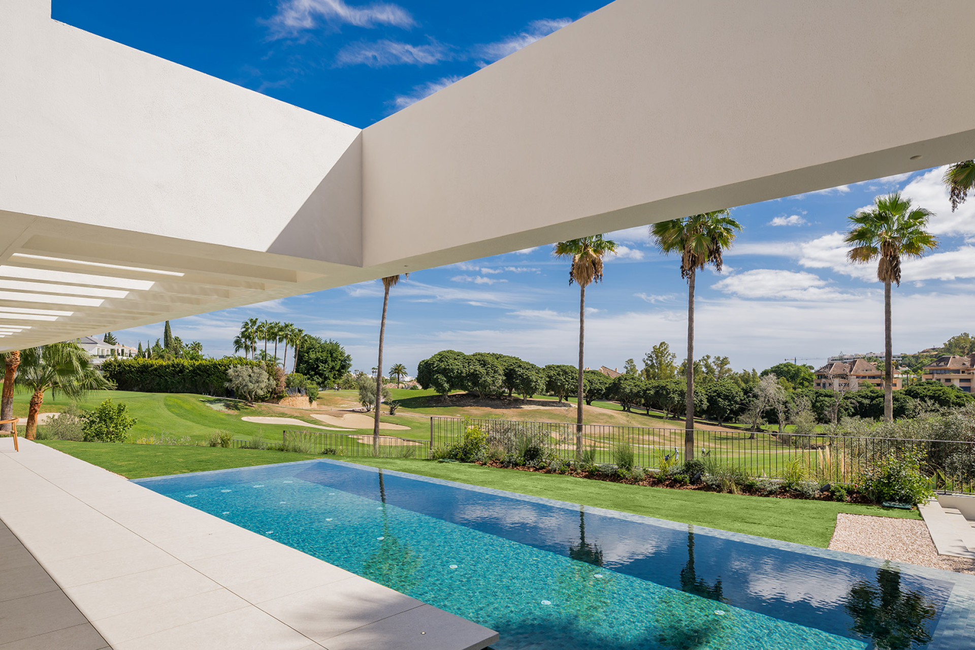 Obra nueva - Villa -
Marbella