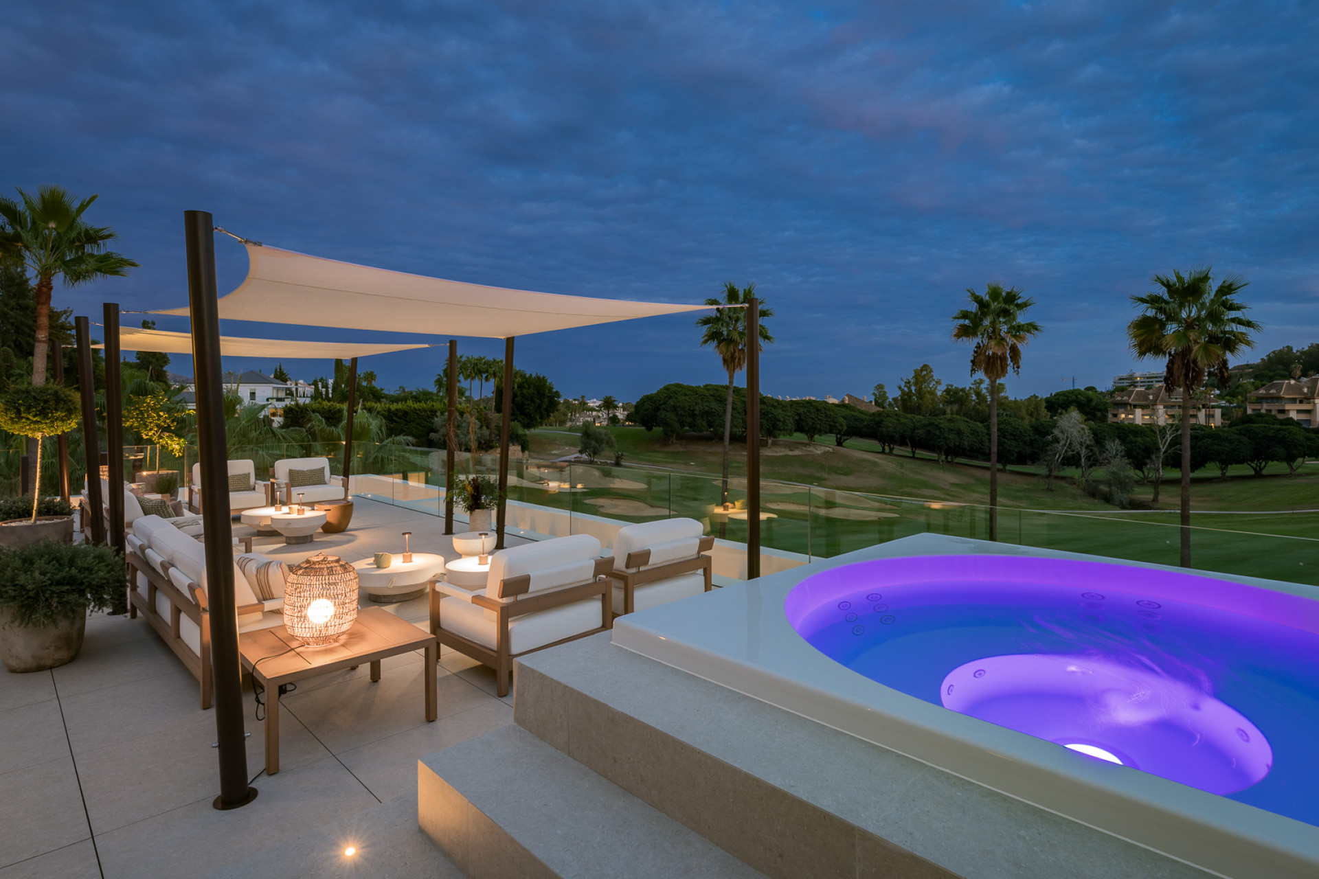 Obra nueva - Villa -
Marbella