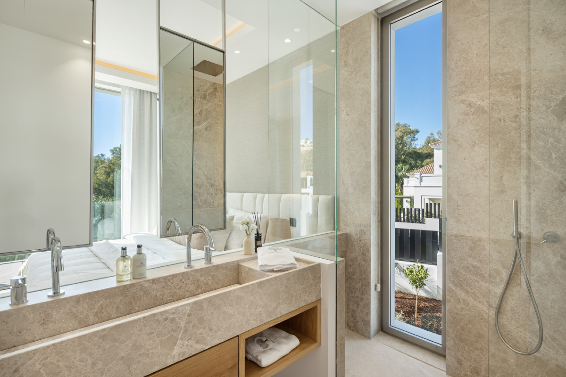 Obra nueva - Villa -
Marbella