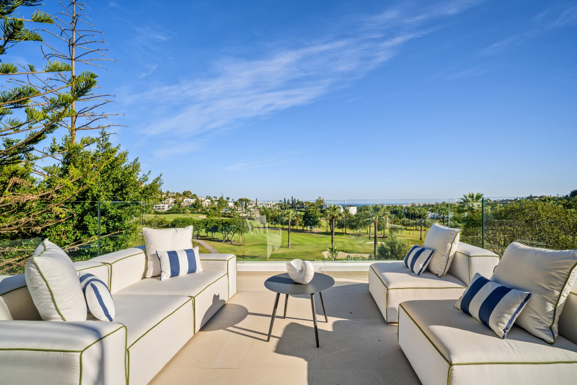 Obra nueva - Villa -
Marbella