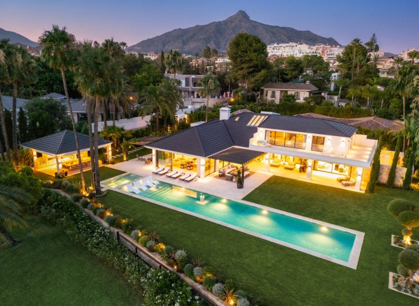 Obra nueva - Villa -
Marbella