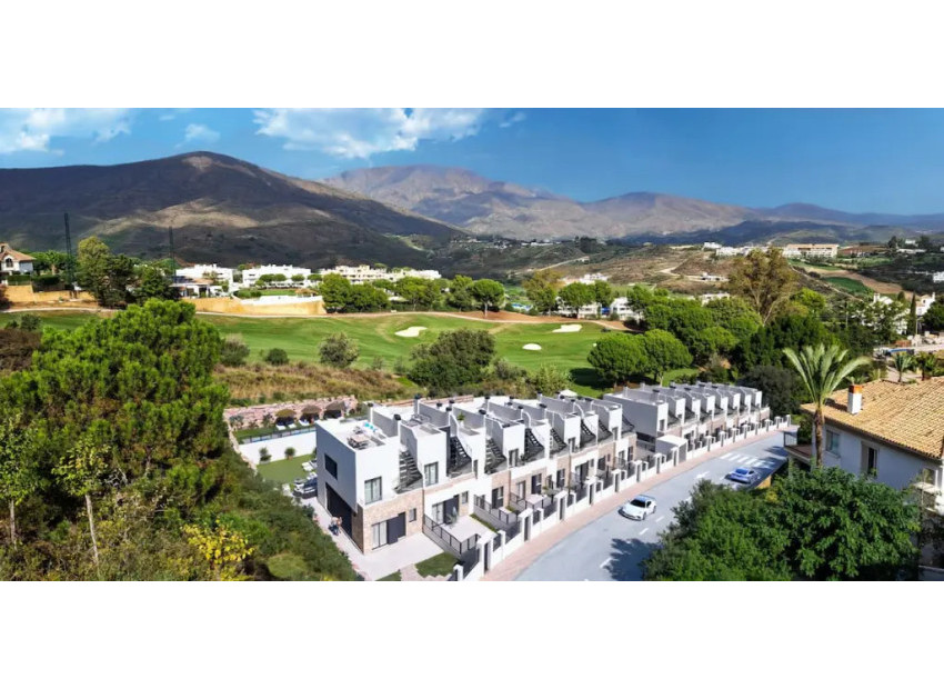 Obra nueva - Villa / Semi pareado -
Fuengirola