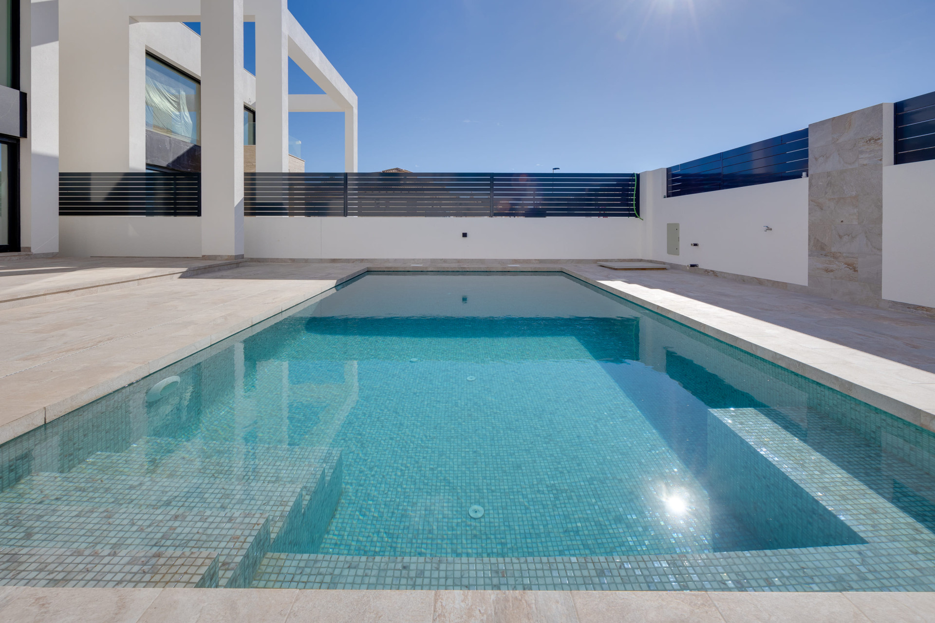 Obra nueva - Villa / Semi pareado -
Torrevieja