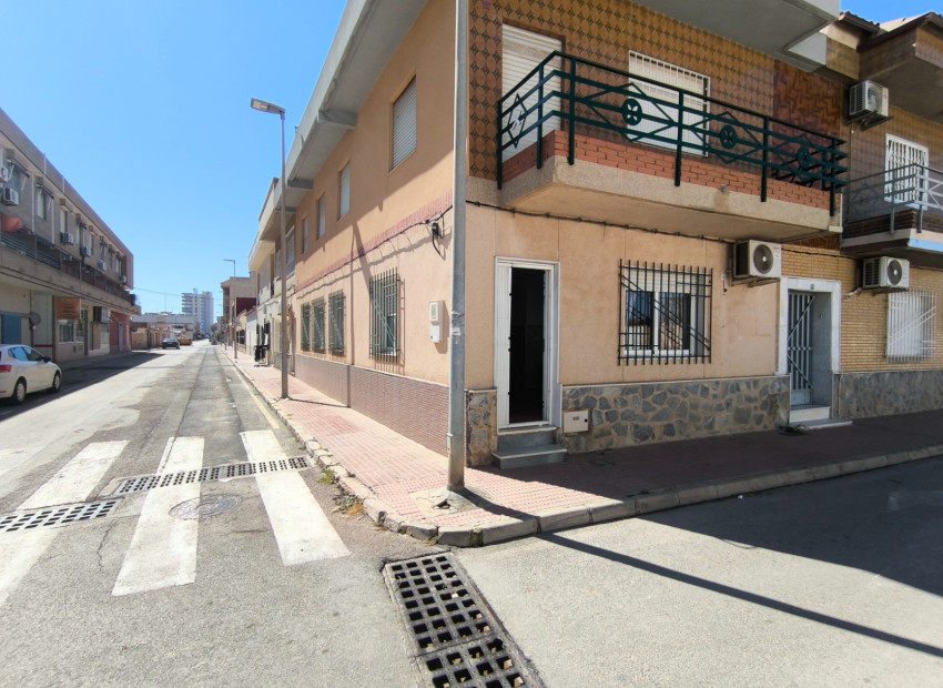 Resale - Bungalow -
Los Alcázares