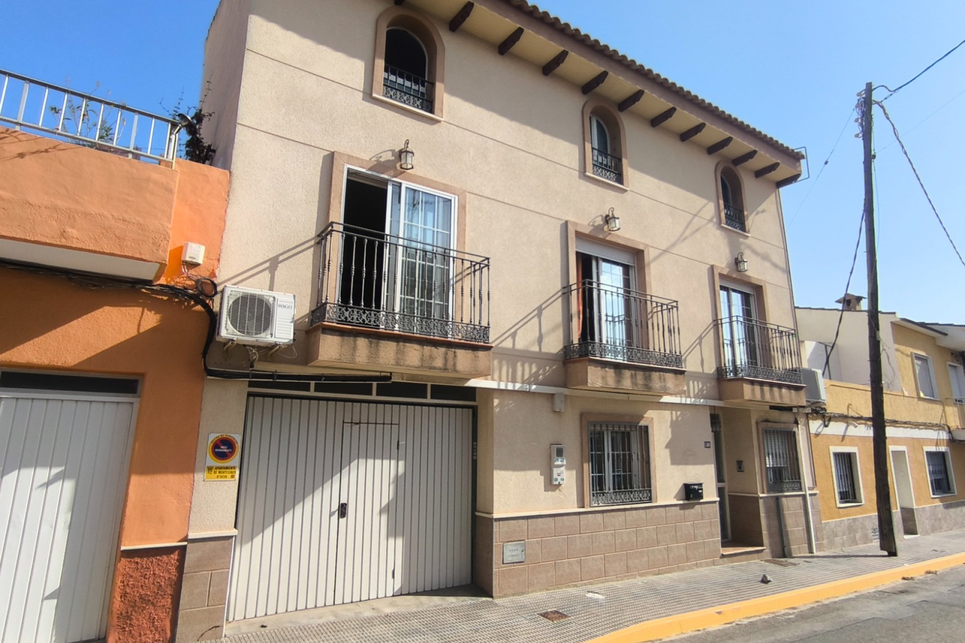 Resale - Chalet -
Los Montesinos