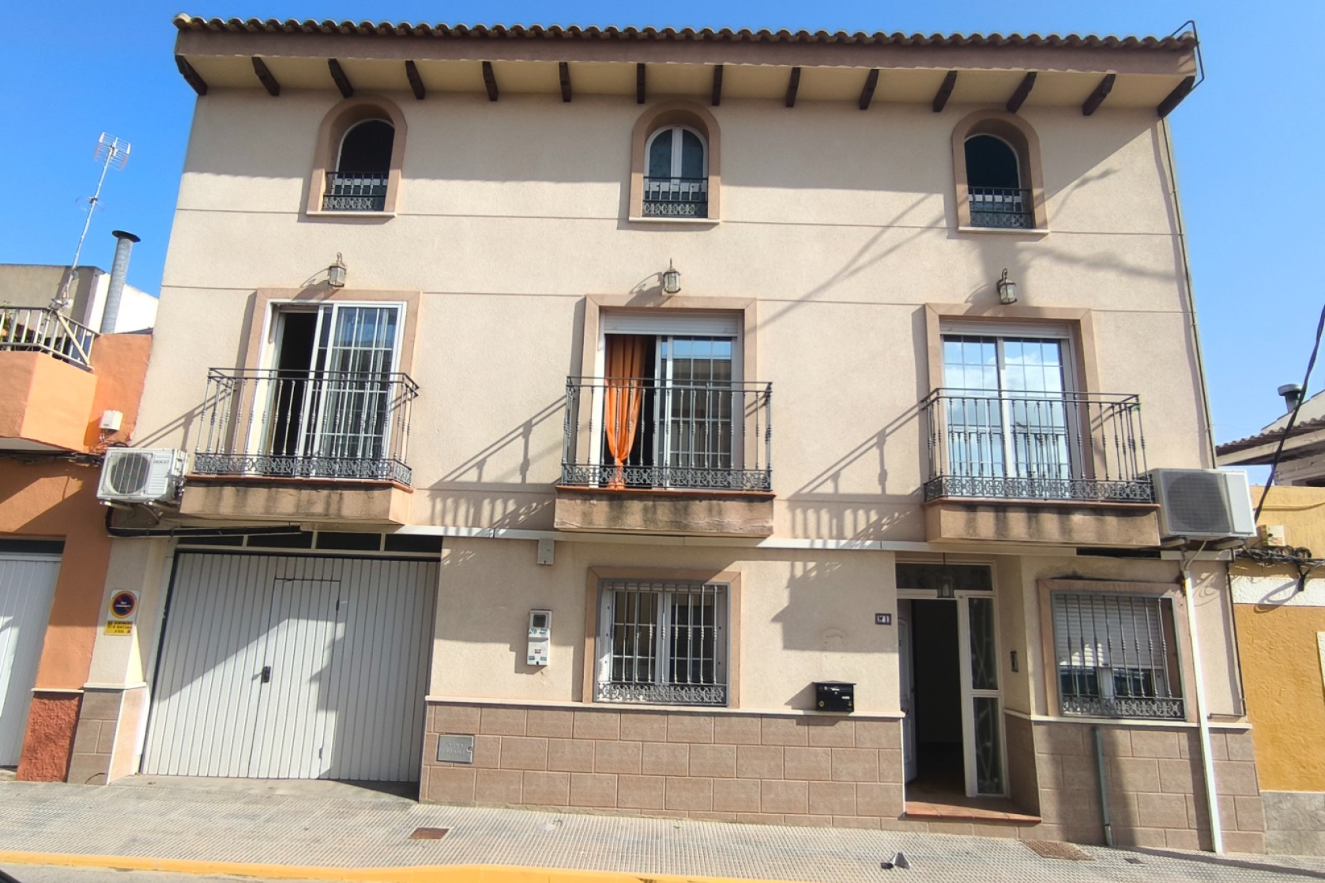 Resale - Chalet -
Los Montesinos