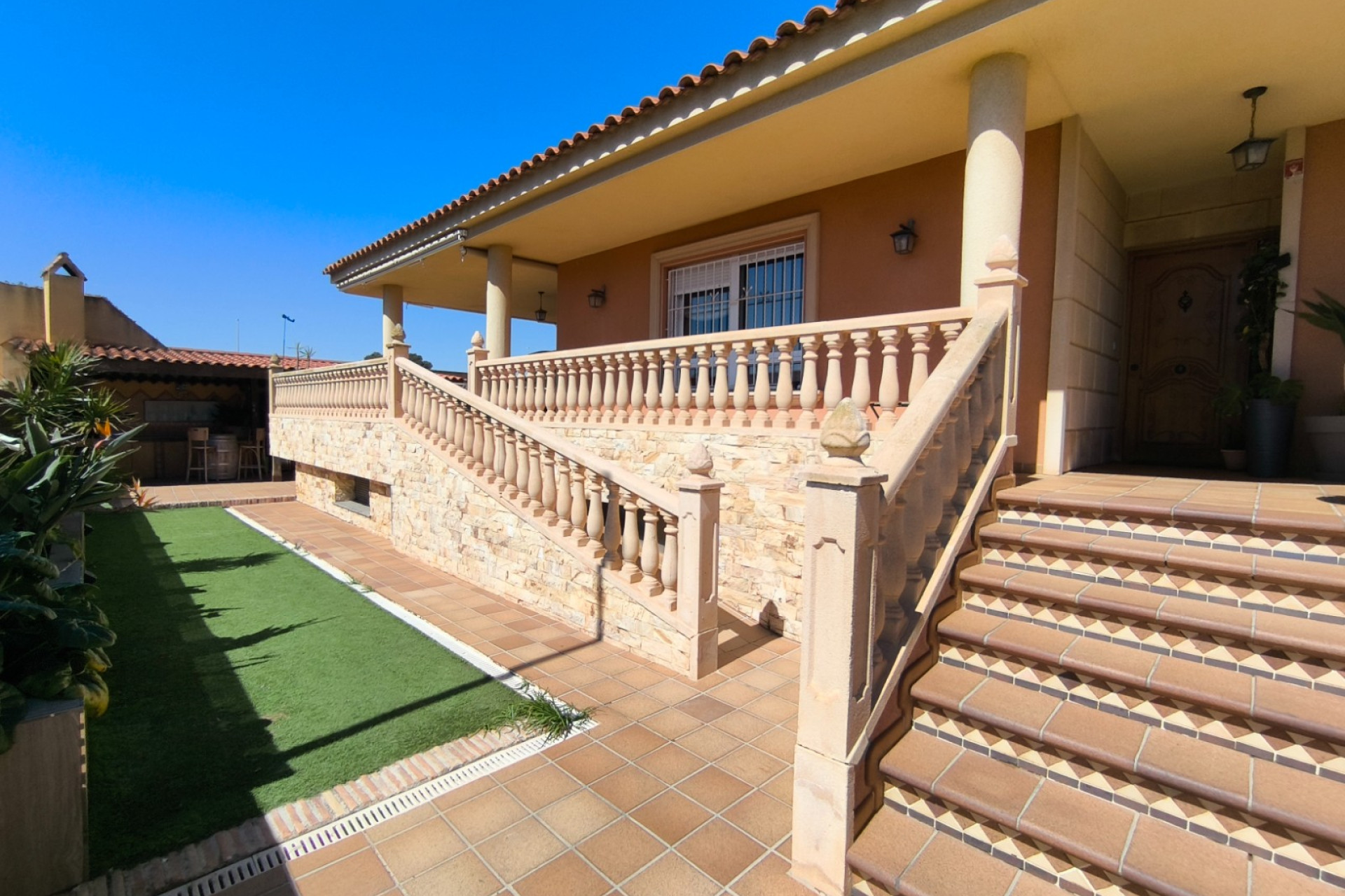 Resale - Villa -
Cartagena