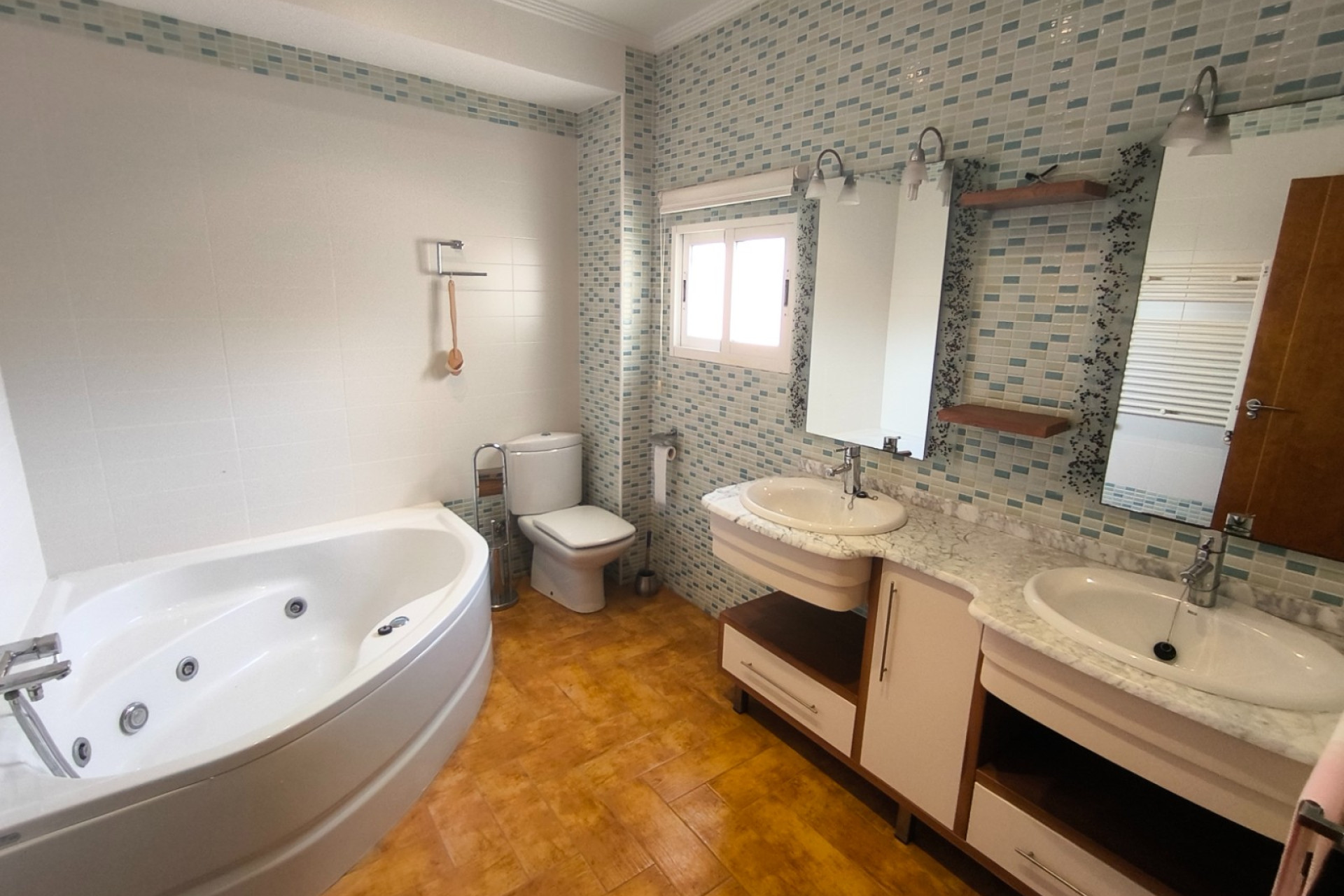 Resale - Villa -
Los Montesinos