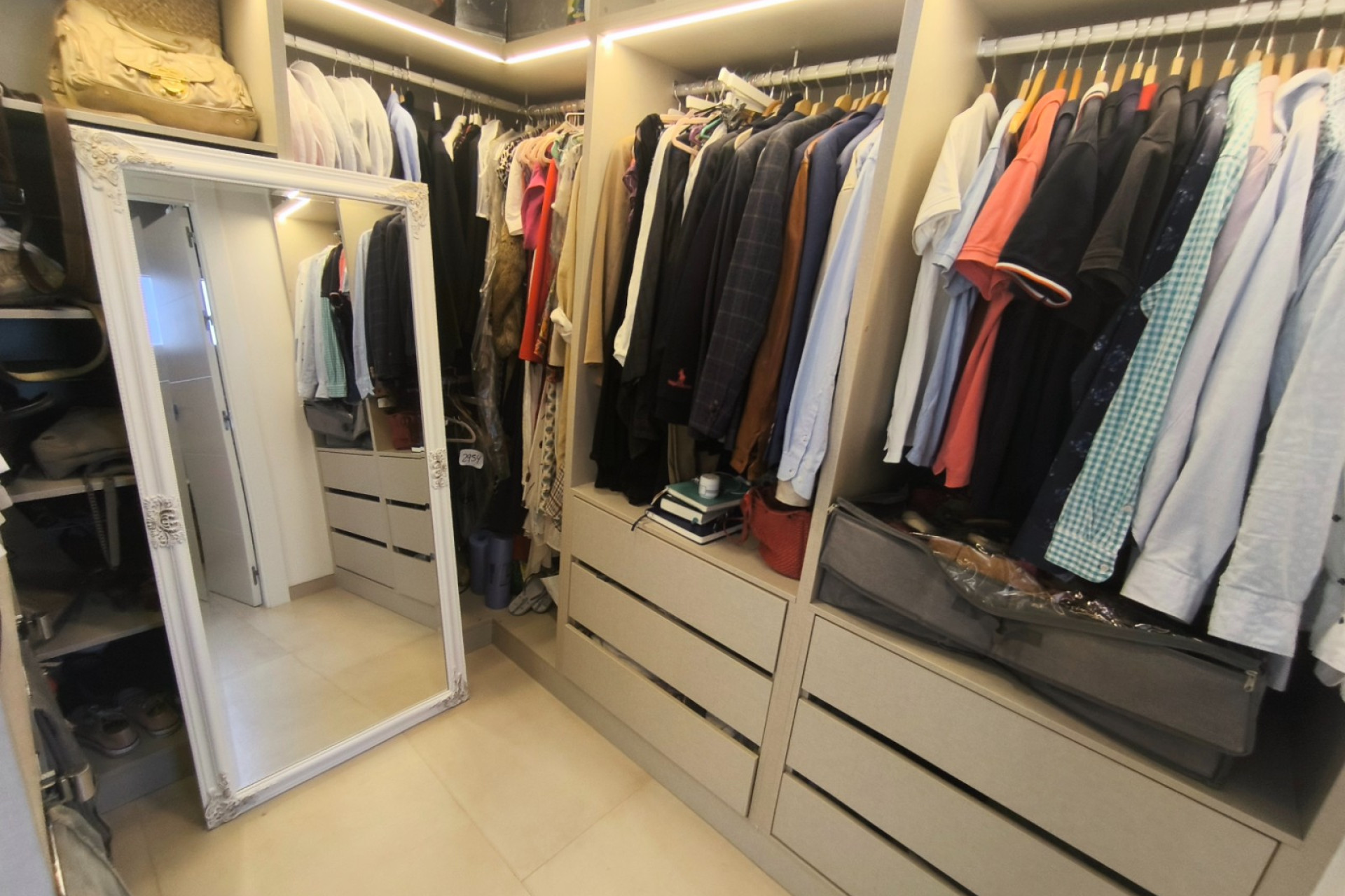 Resale - Villa -
San Juan de Alicante