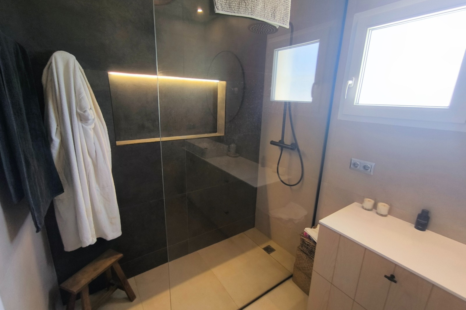 Resale - Villa -
San Juan de Alicante