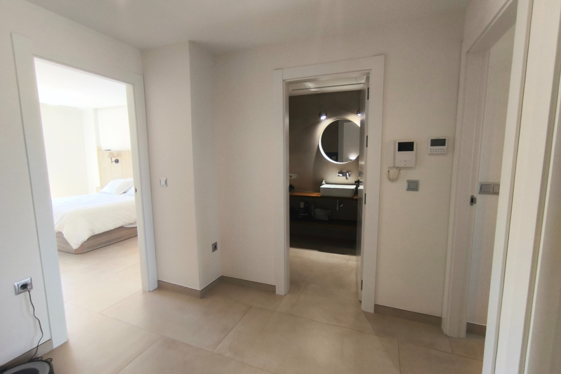 Resale - Villa -
San Juan de Alicante