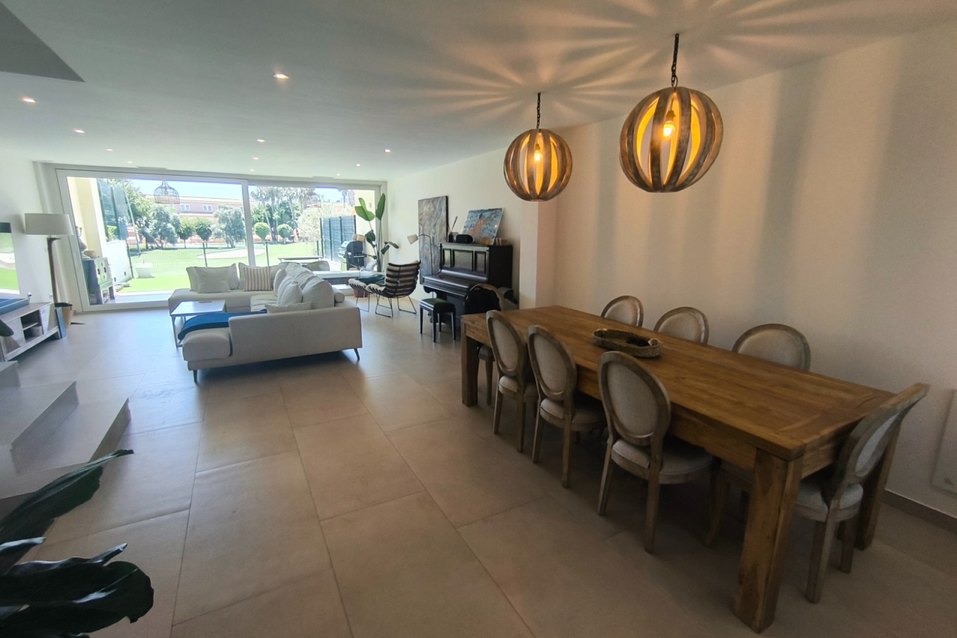 Resale - Villa -
San Juan de Alicante