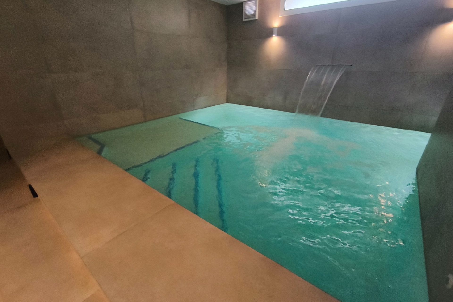 Resale - Villa -
San Juan de Alicante