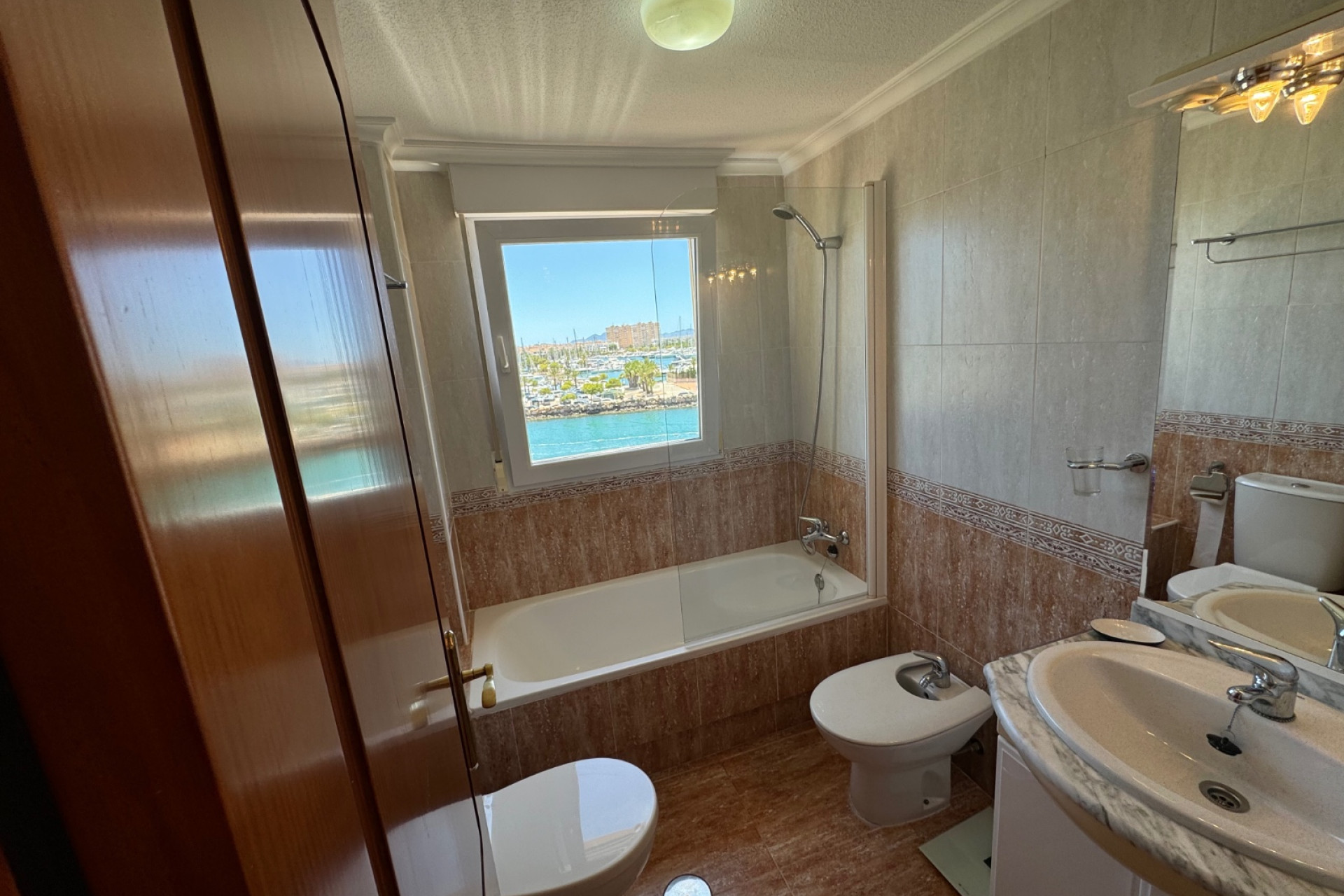 Revente - Appartement -
La Manga Del Mar Menor - La Manga