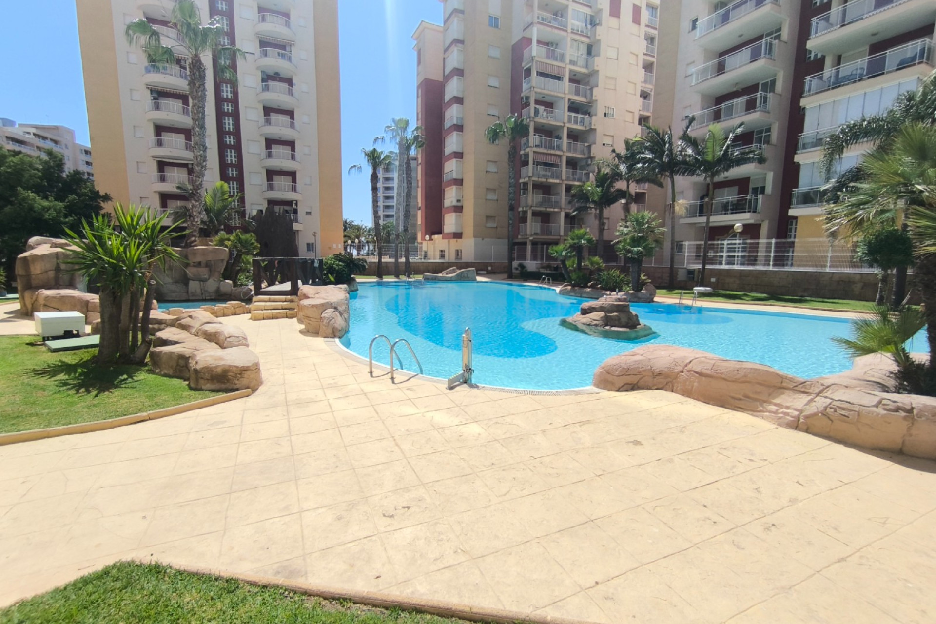 Segunda mano - Apartamento / piso -
La Manga Del Mar Menor - San Javier